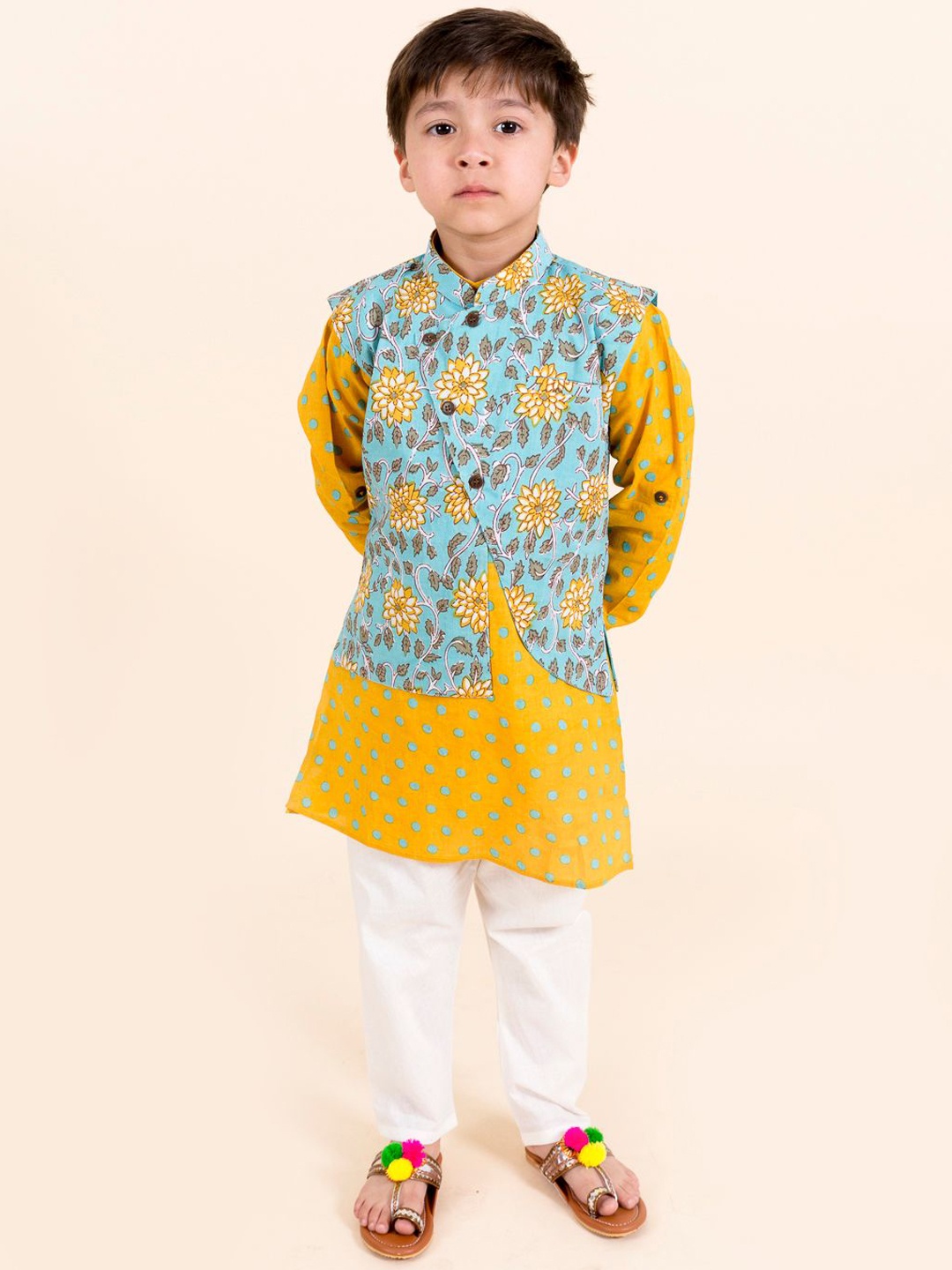 

LIL PITAARA Boys Yellow Printed Pure Cotton Kurti with Pyjamas