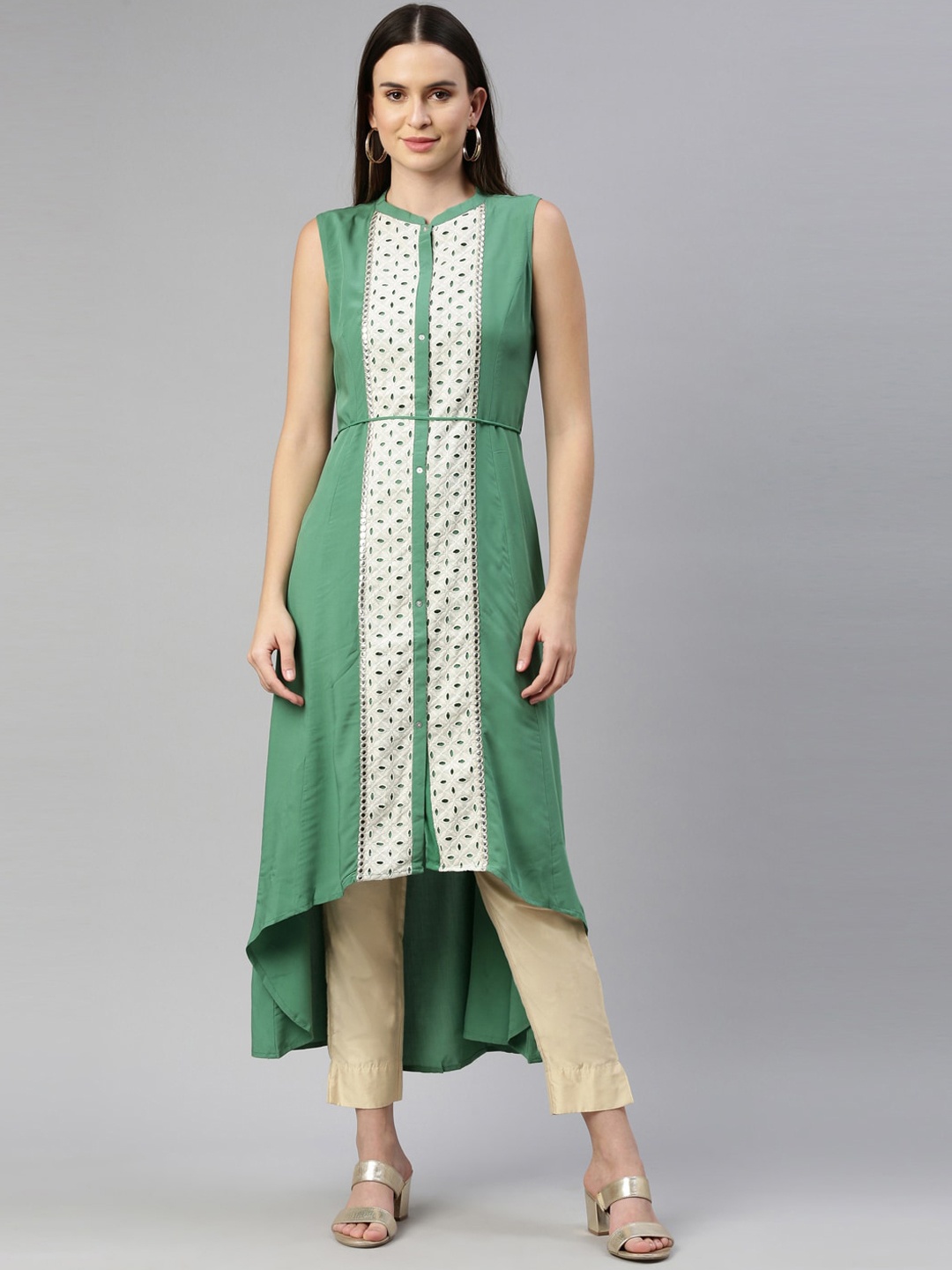 

Neerus Women Green & White Geometric Printed Thread Work Kurta