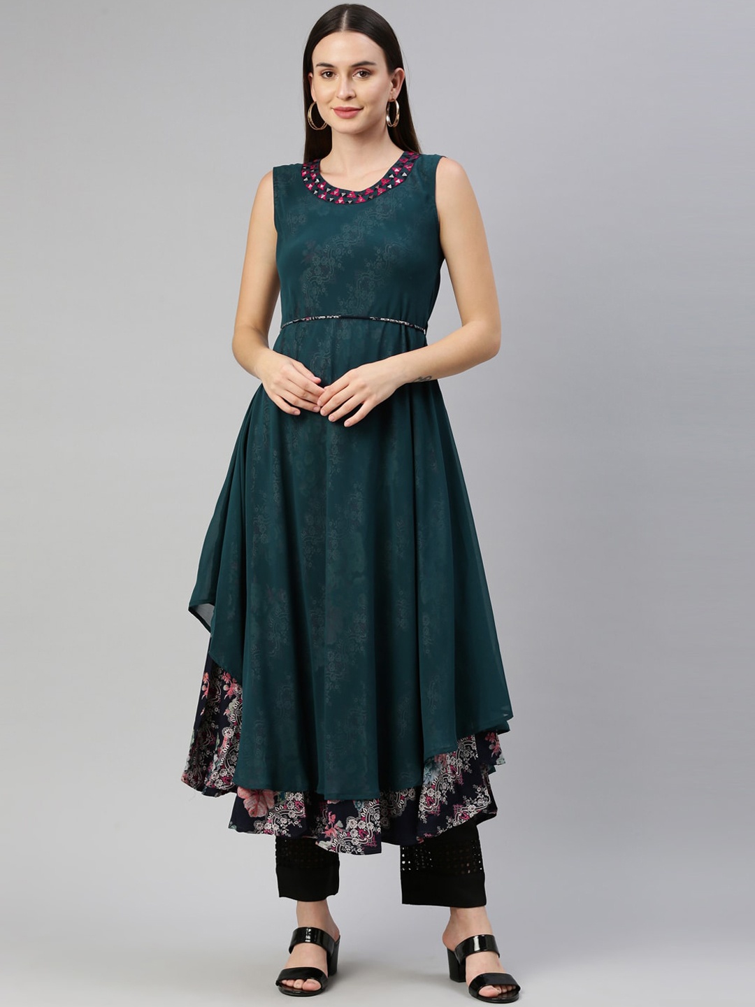 

Neerus Women Blue & Pink Floral Printed Kurta