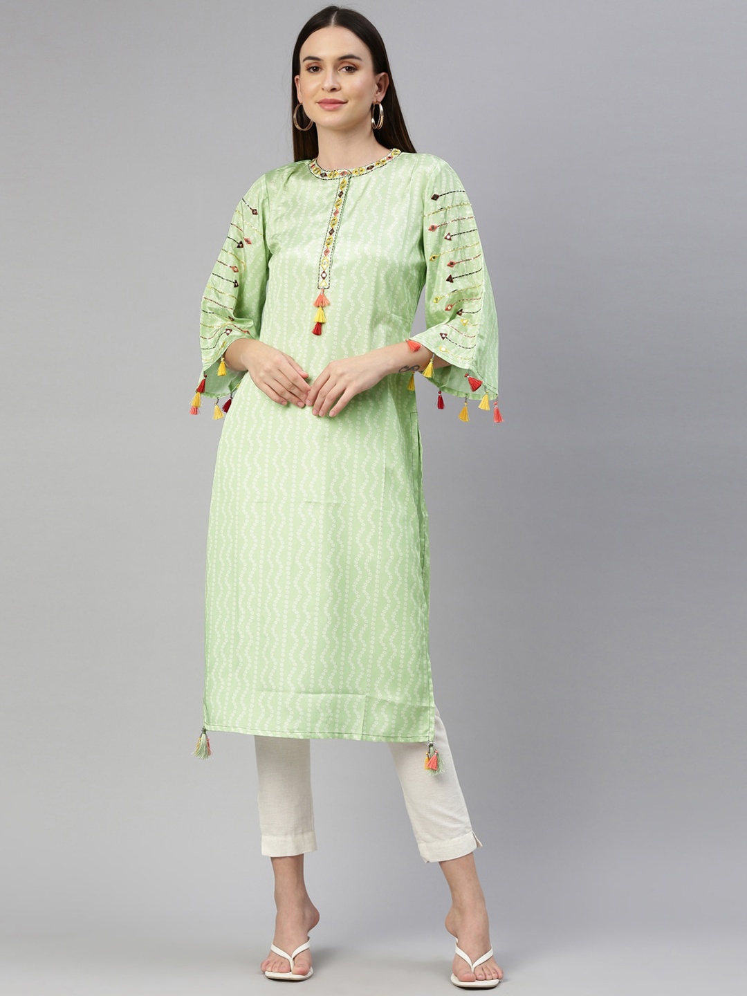 

Neerus Women Green Bandhani Printed Mirror Work Crepe Kurta