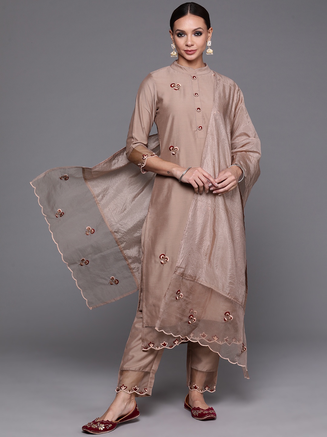 

Indo Era Women Mauve Floral Embroidered Thread Work Kurta with Trousers & With Dupatta