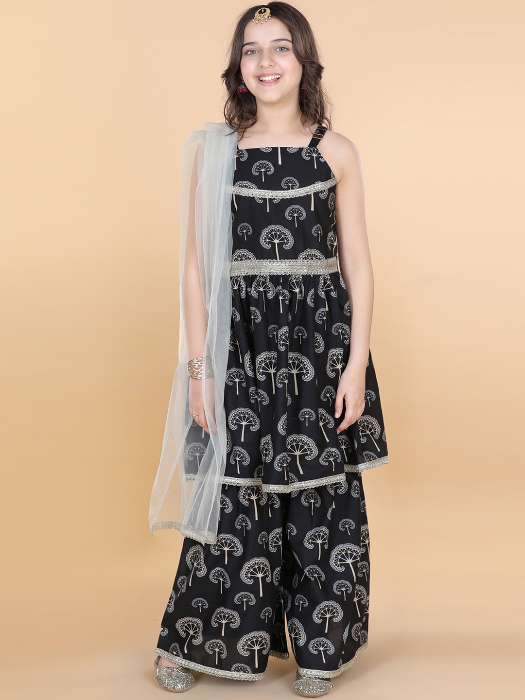 

ADIVA Girls Black Printed Gotta Patti Pure Cotton Kurti with Salwar & With Dupatta