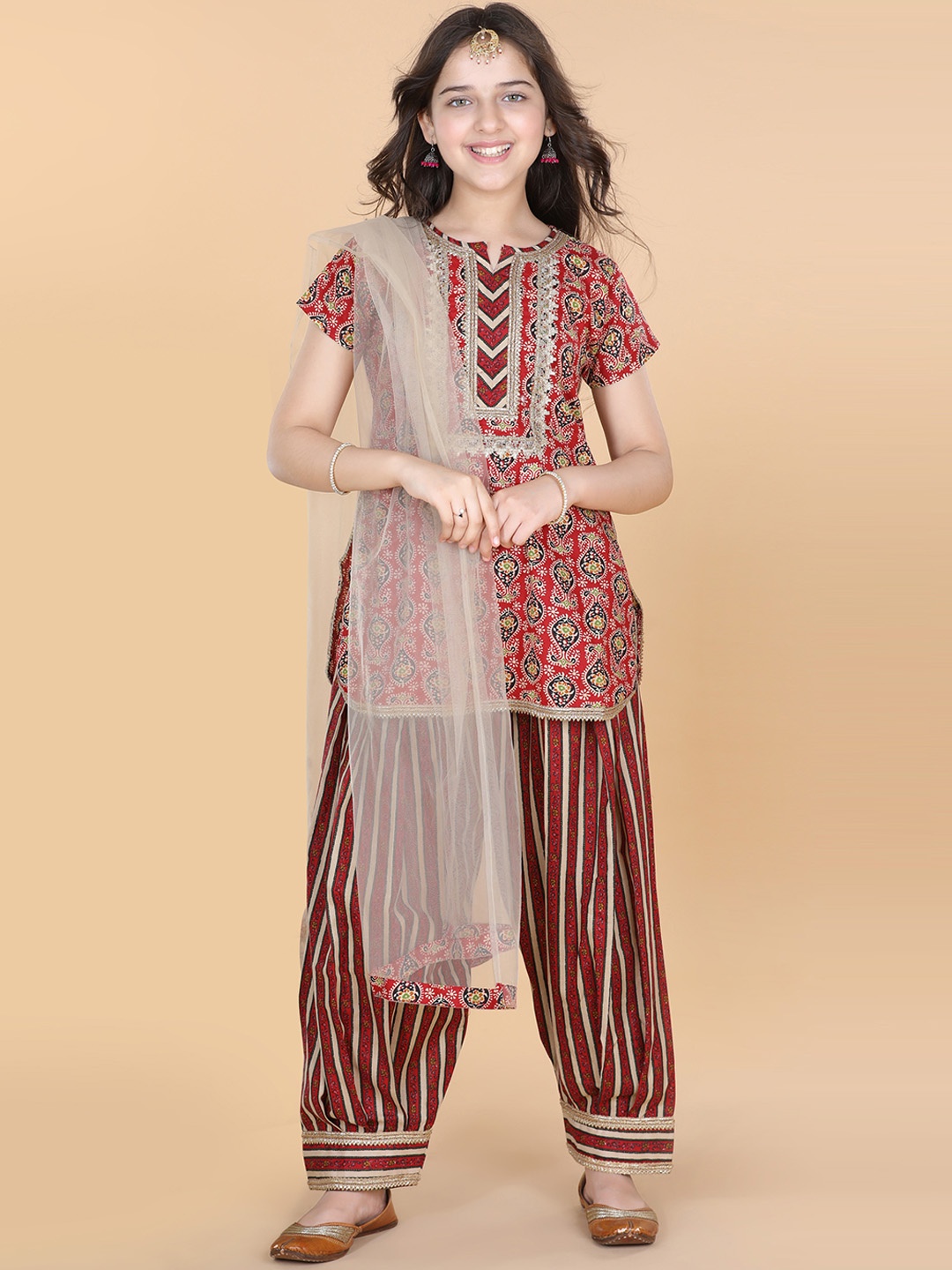 

ADIVA Girls Red Ethnic Motifs Printed Gotta Patti Cotton Kurta with Patiala & With Dupatta
