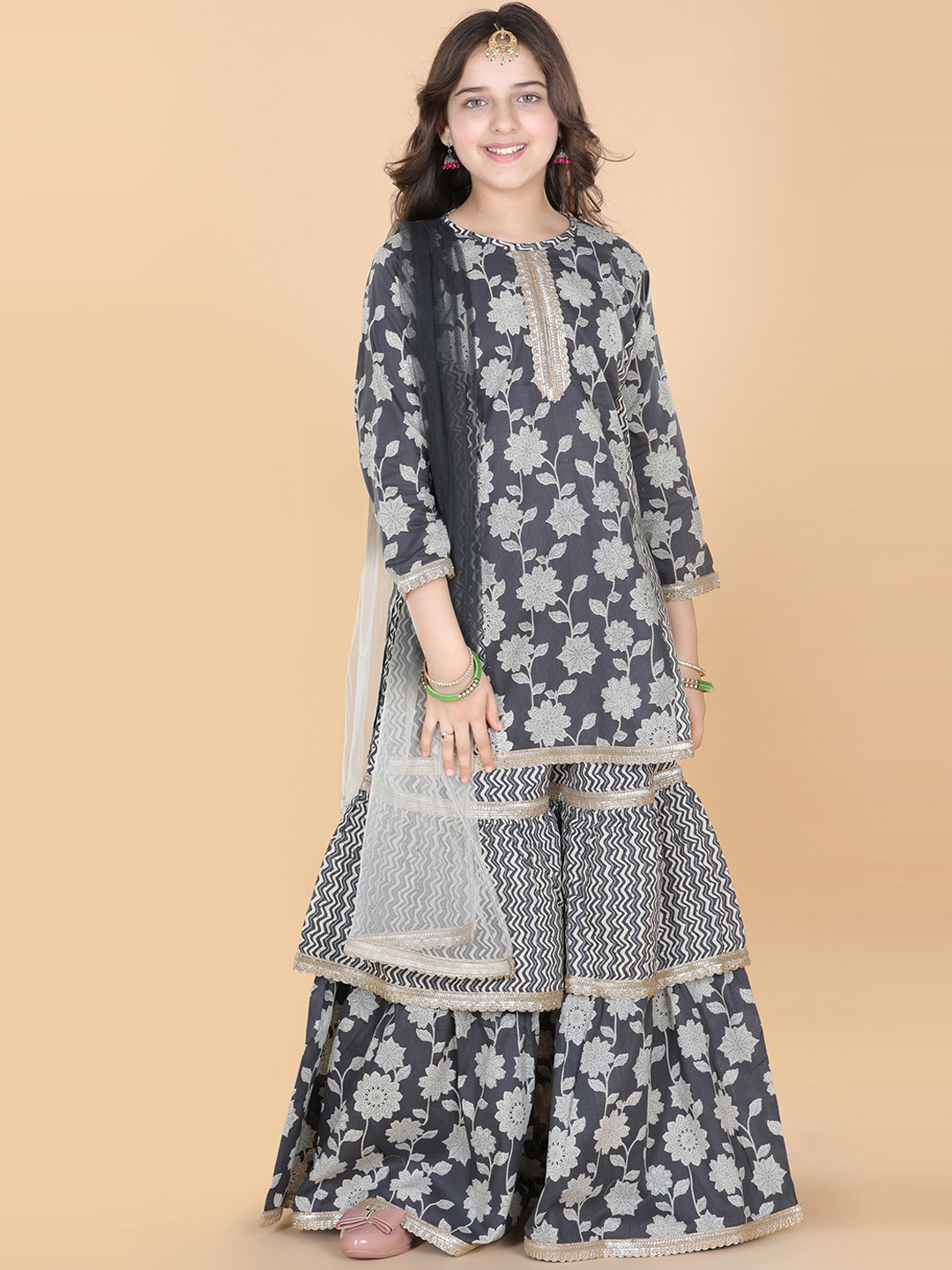 

ADIVA Girls Grey Floral Printed Gotta Patti Pure Cotton Kurta with Sharara & With Dupatta