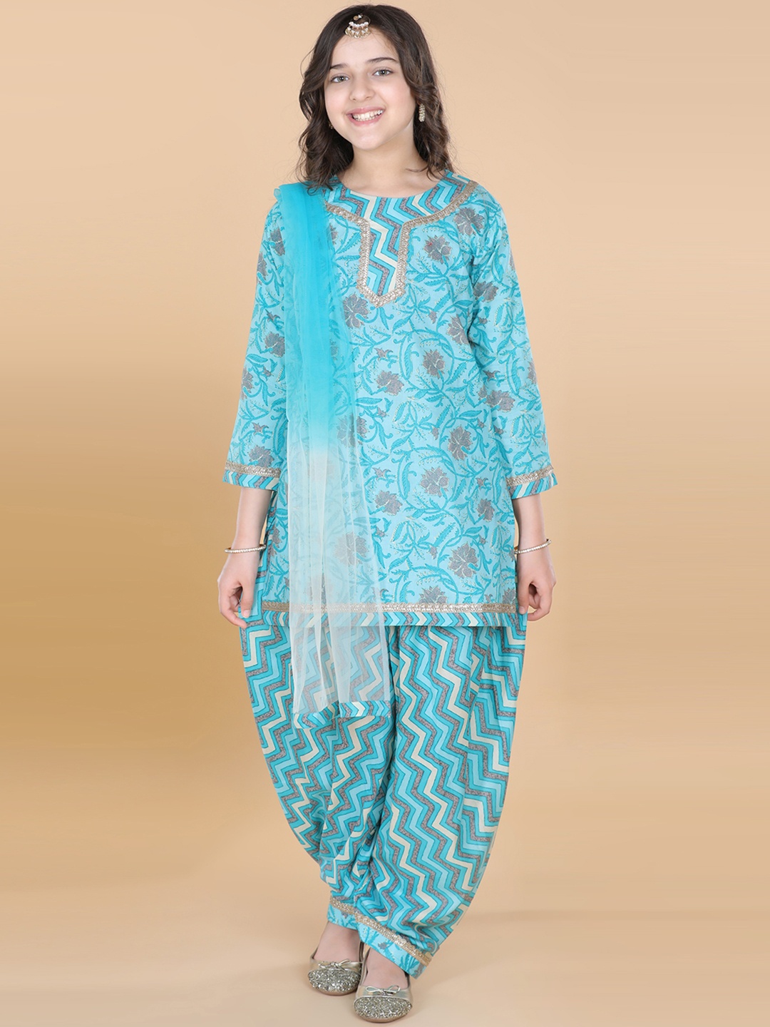 

ADIVA Girls Blue & Grey Floral Printed Pure Cotton Kurta with Patiala & With Dupatta