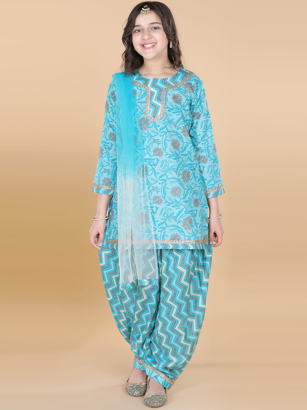 

ADIVA Girls Blue & Grey Floral Printed Pure Cotton Kurta with Patiala & With Dupatta