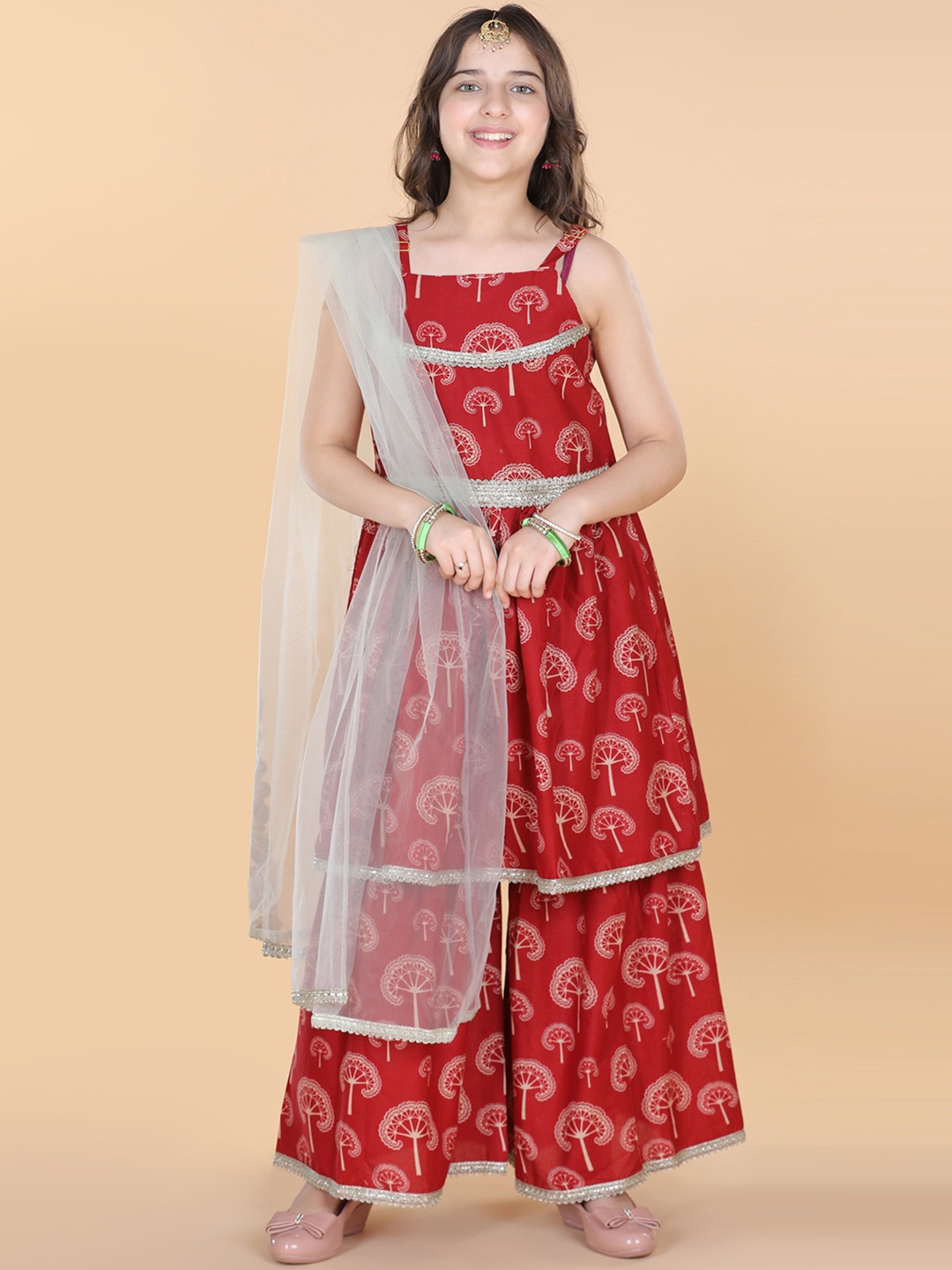 

ADIVA Girls Red & Grey Floral Printed Empire Gotta Patti Pure Cotton Kurta Set