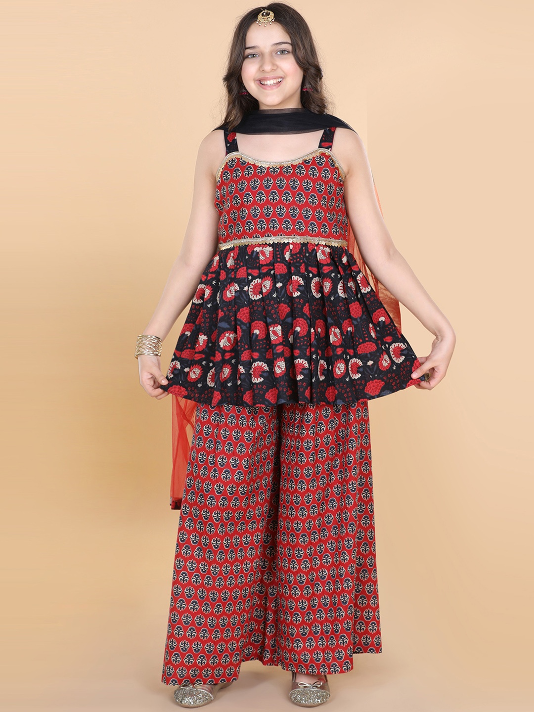 

ADIVA Girls Black Floral Printed Empire Gotta Patti Pure Cotton Kurta with Palazzos & With Dupatta