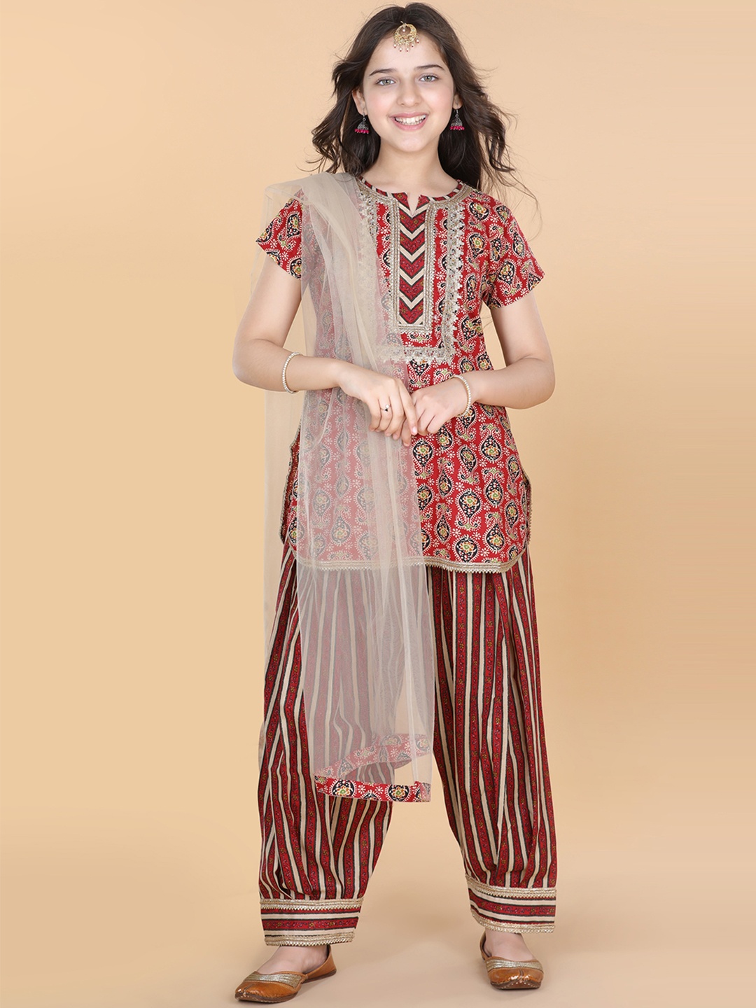 

ADIVA Girls Red Ethnic Motifs Printed Gotta Patti Pure Cotton Kurti with Salwar & With Dupatta
