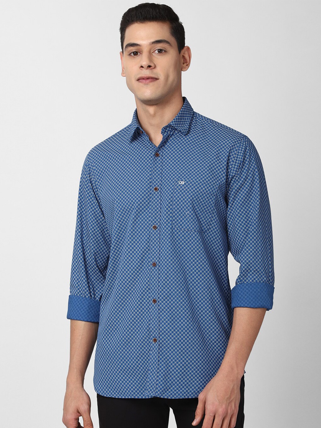 

Peter England Casuals Men Blue Slim Fit Printed Casual Shirt