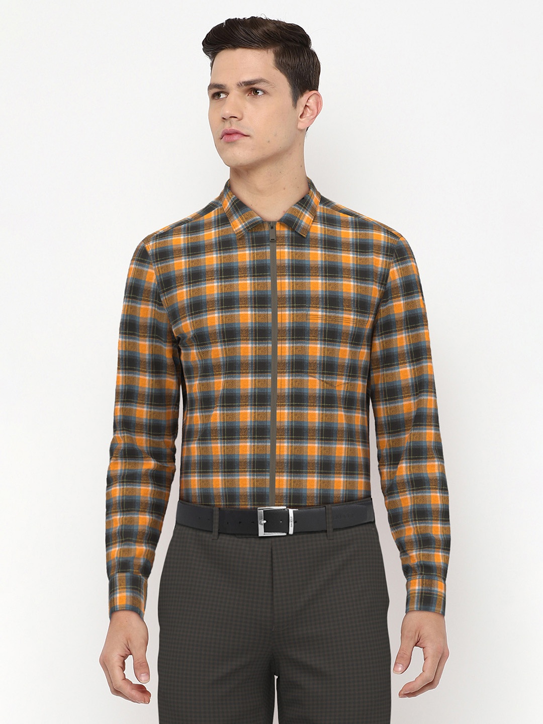 

Peter England Casuals Men Navy Blue & Yellow Slim Fit Checked Cotton Casual Shirt
