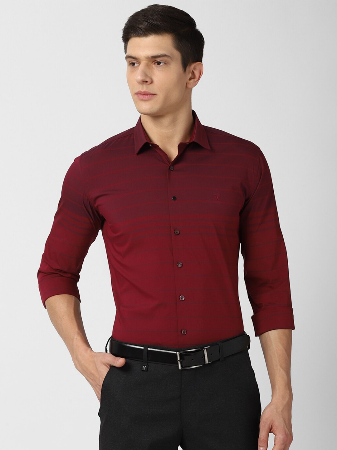 

V Dot Men Maroon Slim Fit Horizontal Stripes Striped Formal Shirt