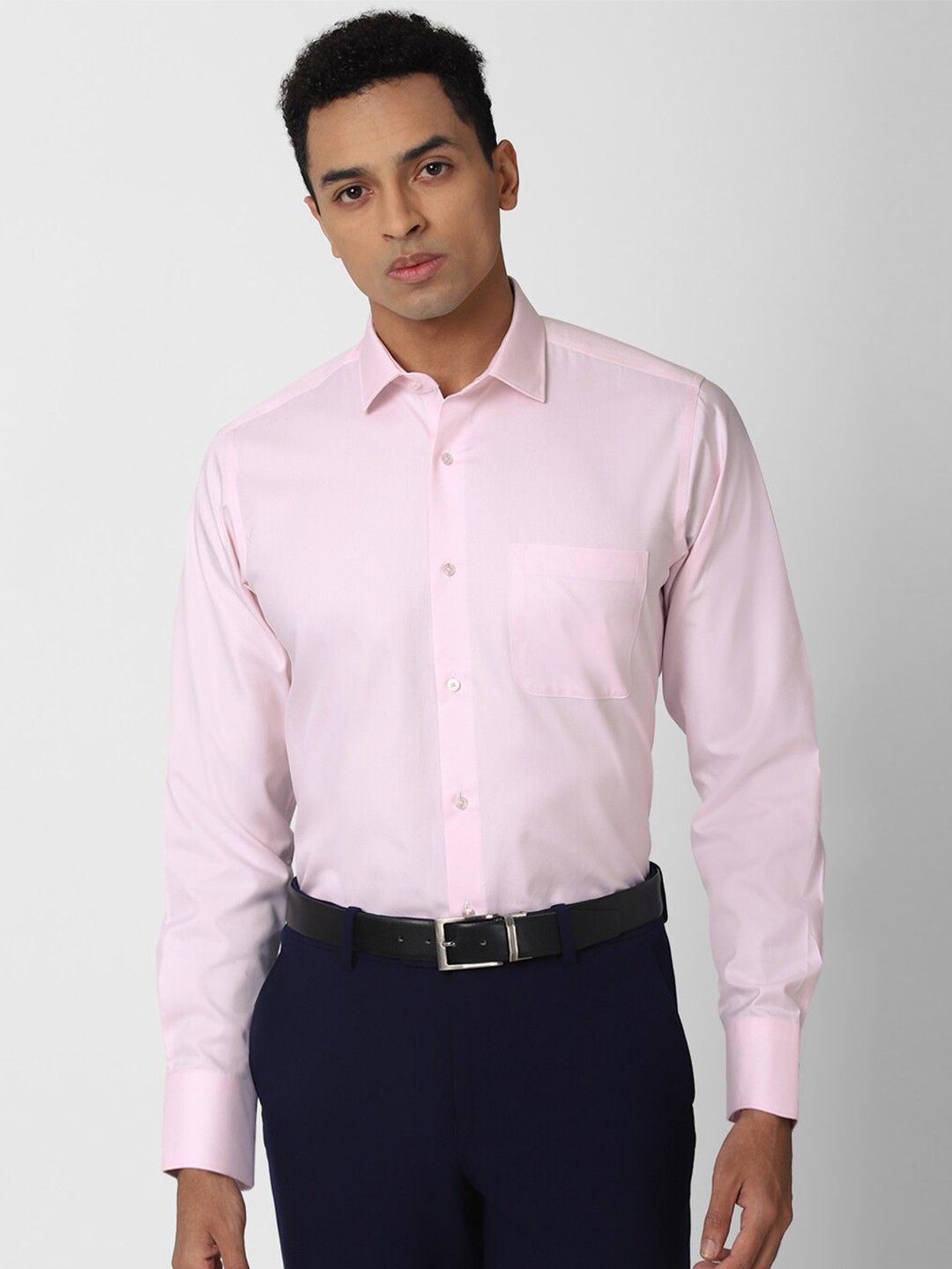 

Van Heusen Men Pink Solid Cotton Formal Shirt