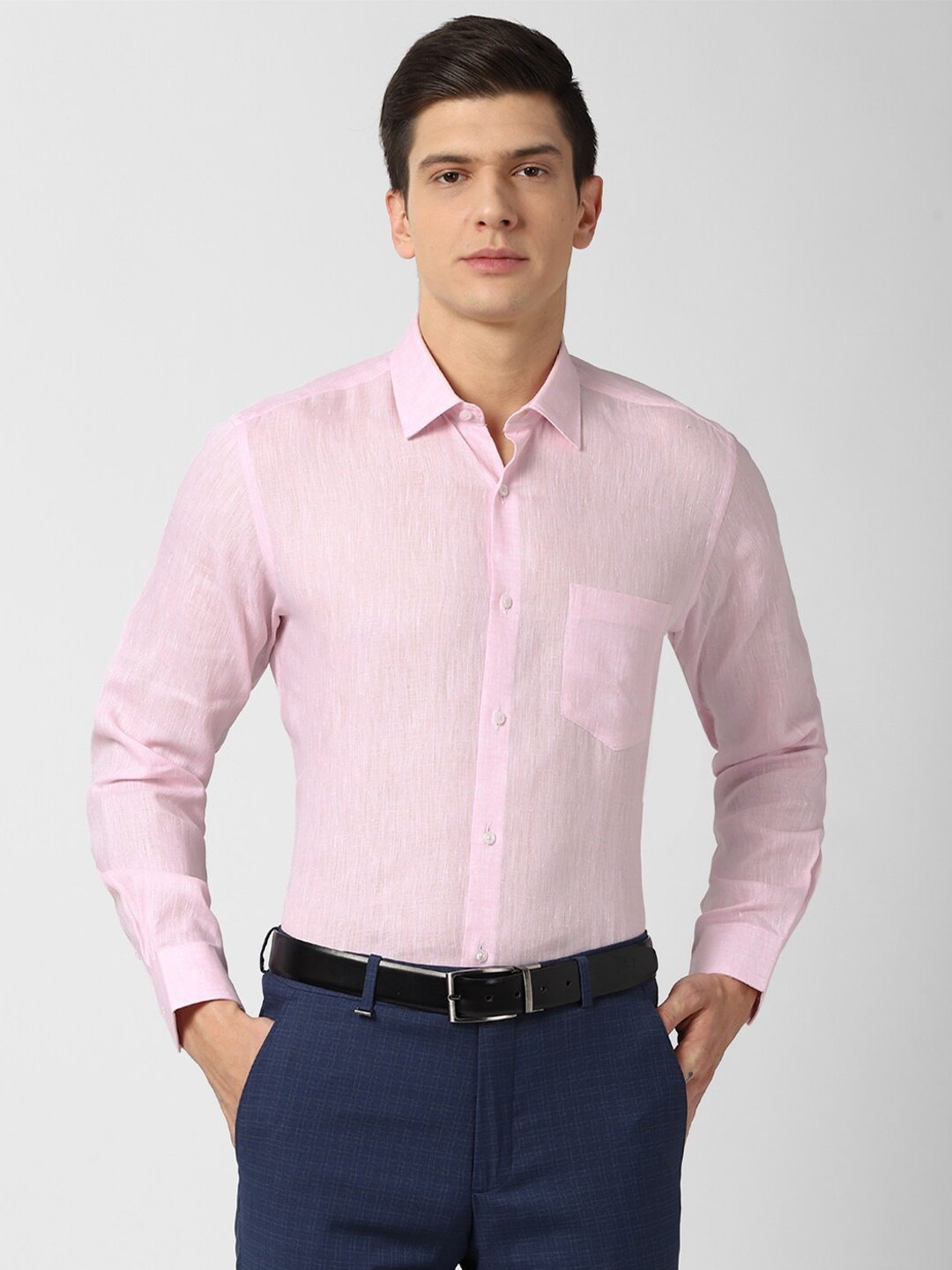 

Van Heusen Men Pink Solid Spread Collar Formal Shirt