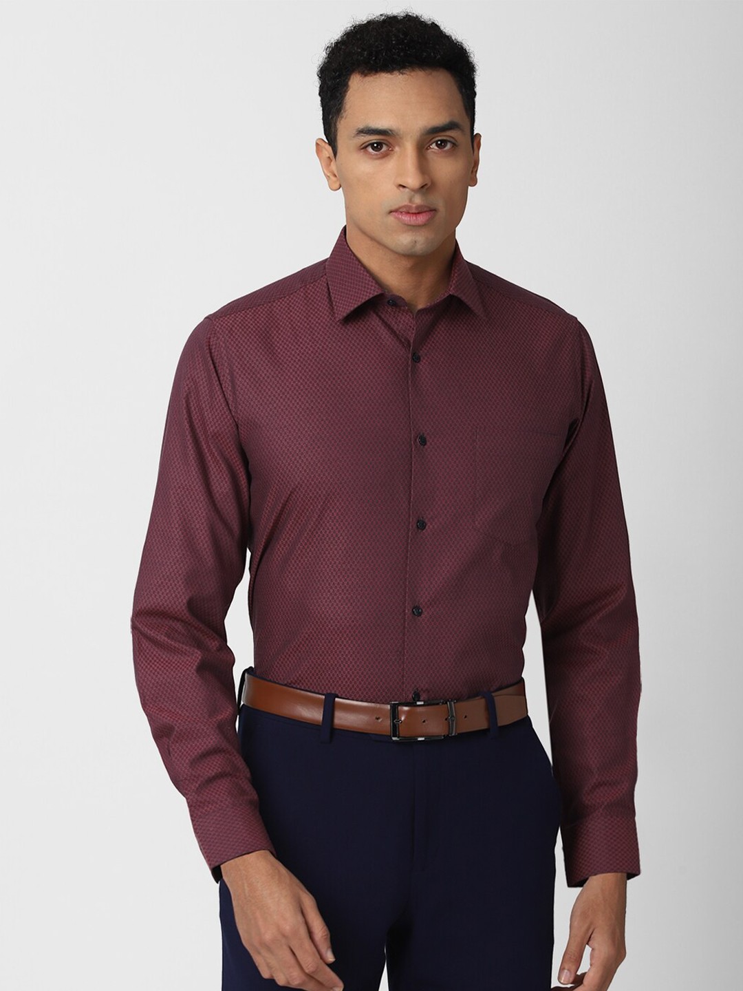 

Van Heusen Men Maroon Cotton Formal Shirt