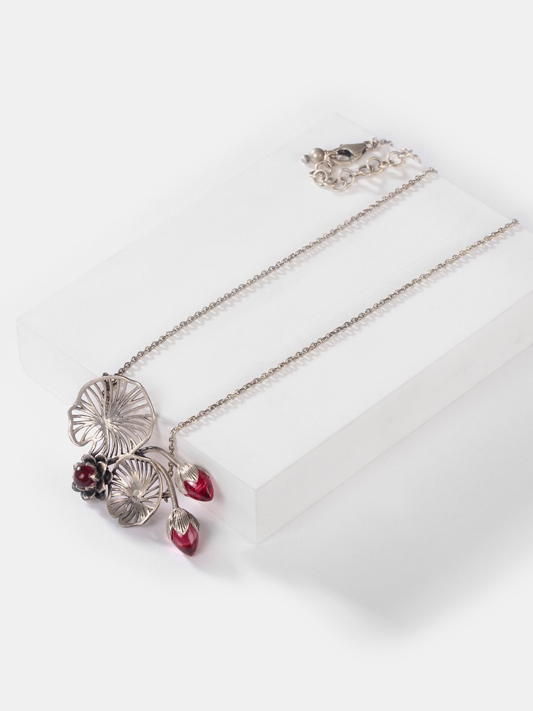 

SHAYA Women Silver-Toned & Magenta Necklace Chain