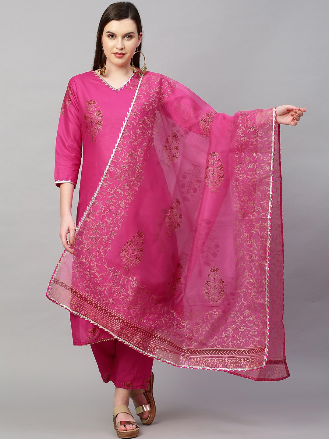 

GoSriKi Women Pink Floral Printed Gotta Patti Kurta with Trousers & With Dupatta