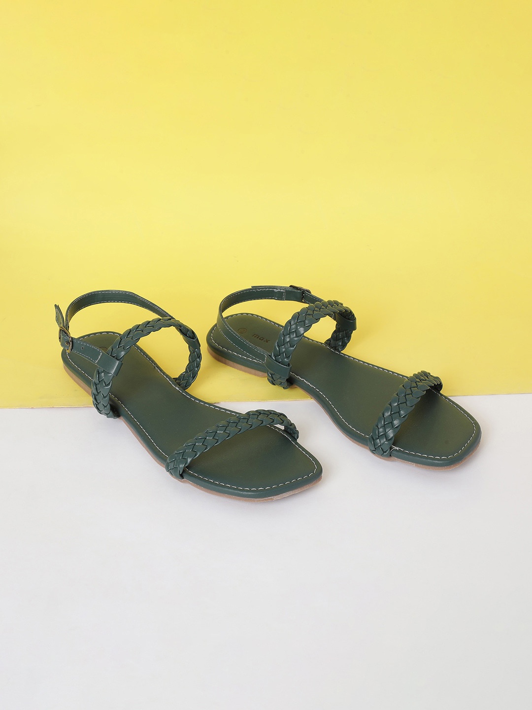 

max Women Green Solid Backstrap Open Toe Flats