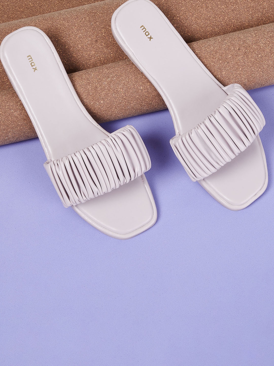 

max Women Lavender Open Toe Flats