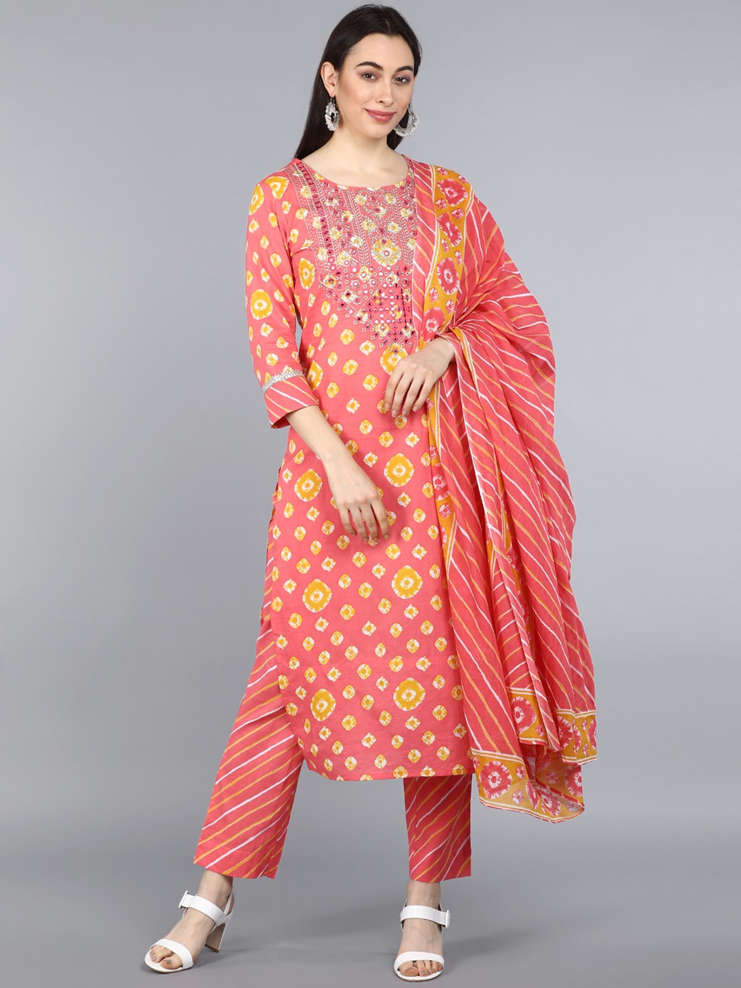 

AHIKA Women Peach-Coloured Bandhani Printed Pure Cotton Kurta with Trousers & With Dupatta