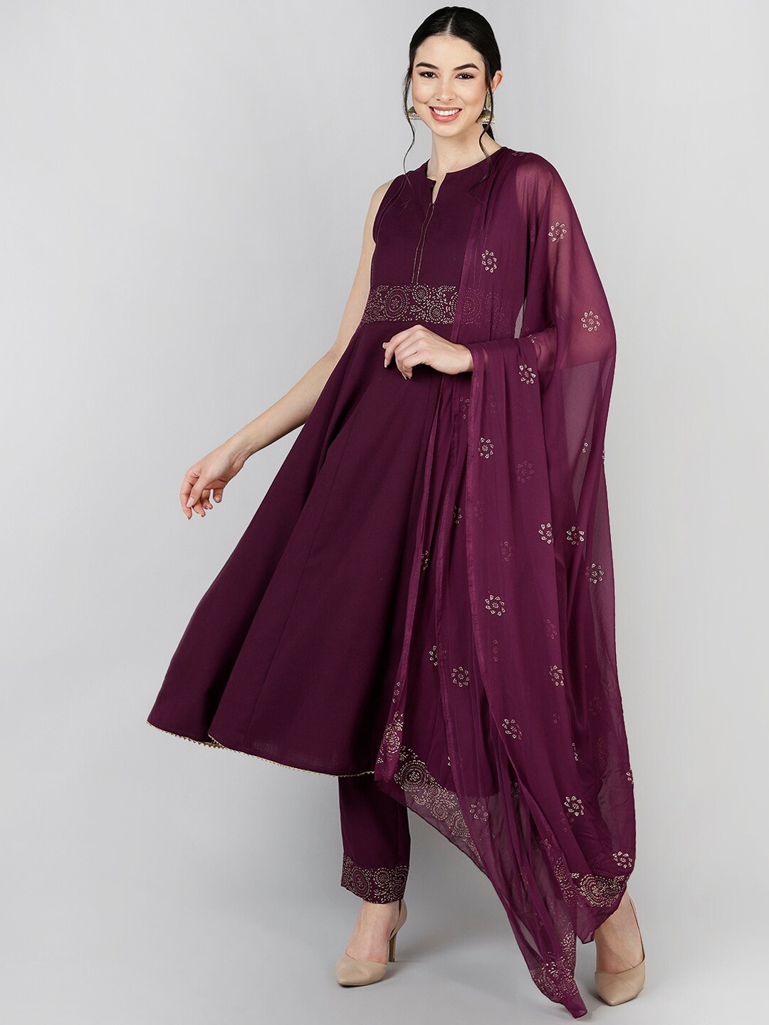 

AHIKA Women Purple Ethnic Motifs Printed Panelled Kurta Set