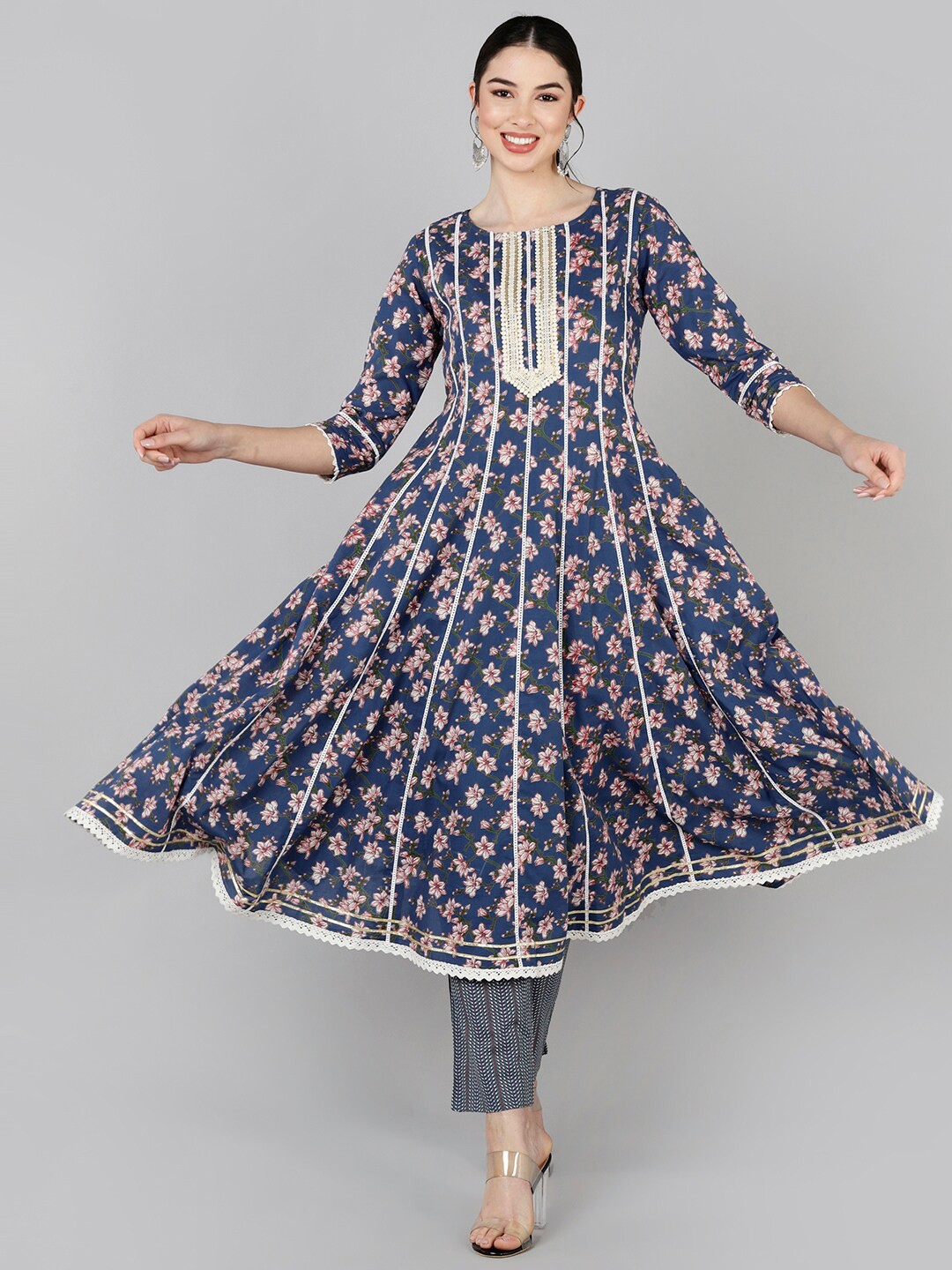 

AHIKA Women Navy Blue & Pink Floral Printed Panelled Pure Cotton Kurta with Trousers
