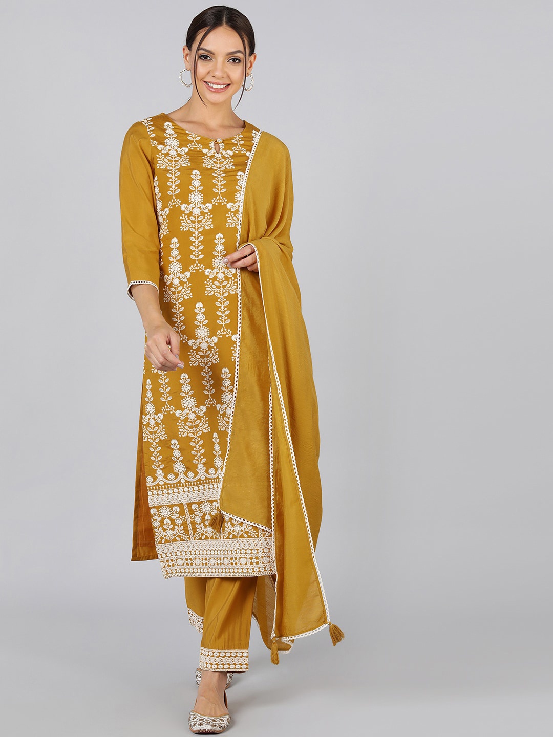 

AHIKA Women Mustard Yellow & White Ethnic Motifs Printed Kurta Set