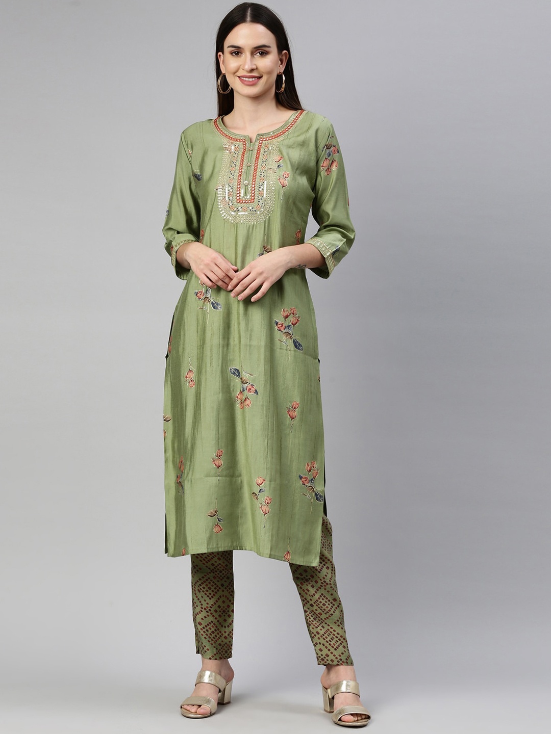 

Neerus Women Olive Green & Maroon Floral Printed Kurta with Trousers