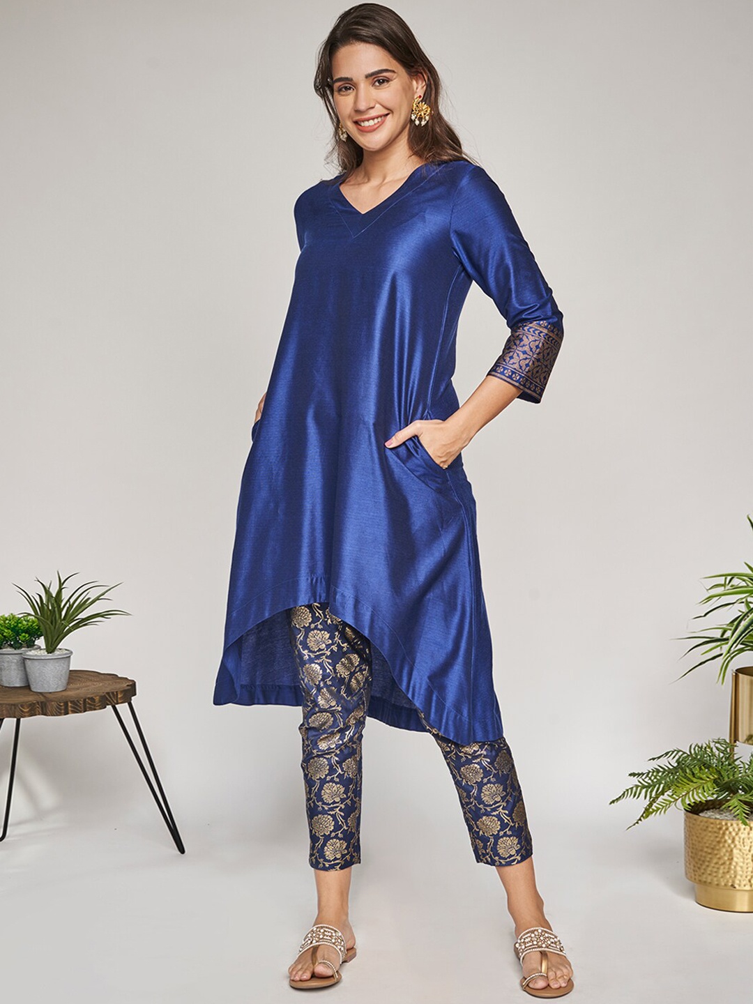 

itse Women Blue Solid Kurta