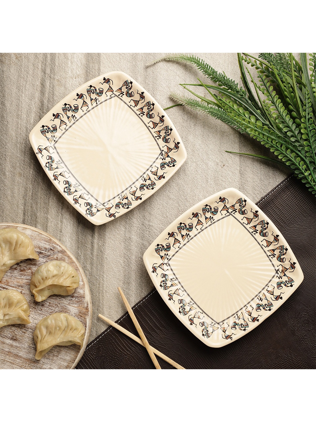 

The Decor Mart Beige & Black Ethnic Motifs Printed Ceramic Glossy Plates 2Pcs