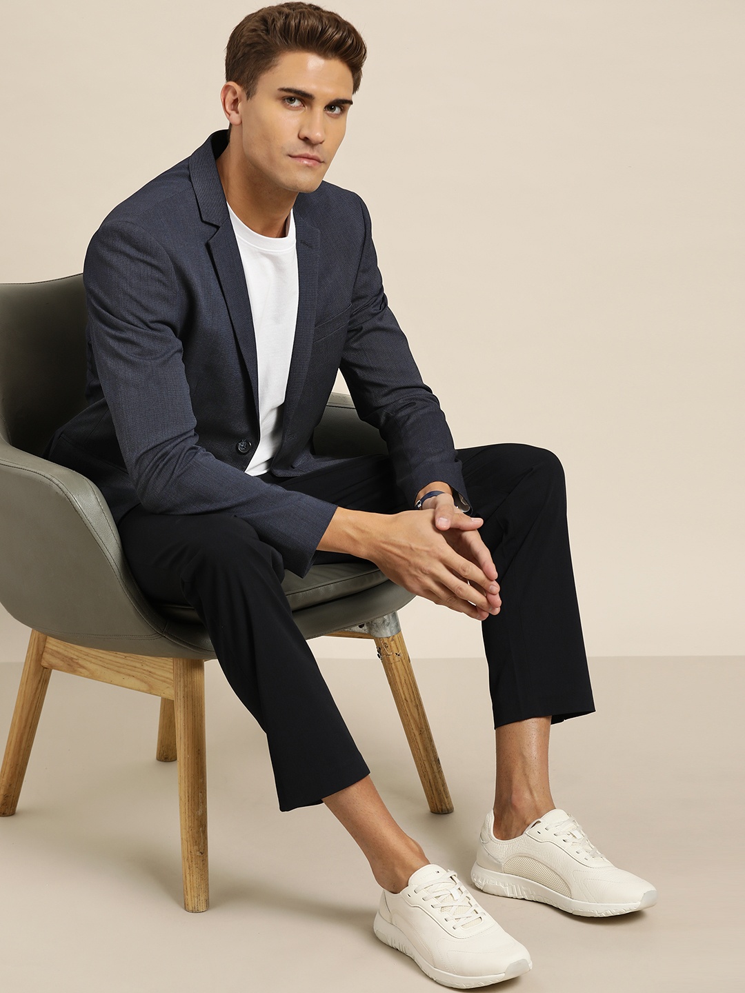 

INVICTUS Men Navy Blue Slim Fit Self Design Smart Casual Blazer