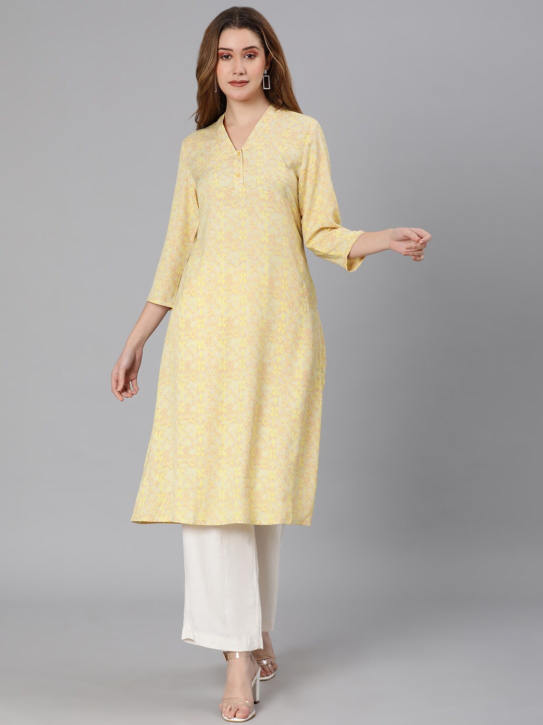 

Oxolloxo Women Yellow & White Floral Printed Kurta