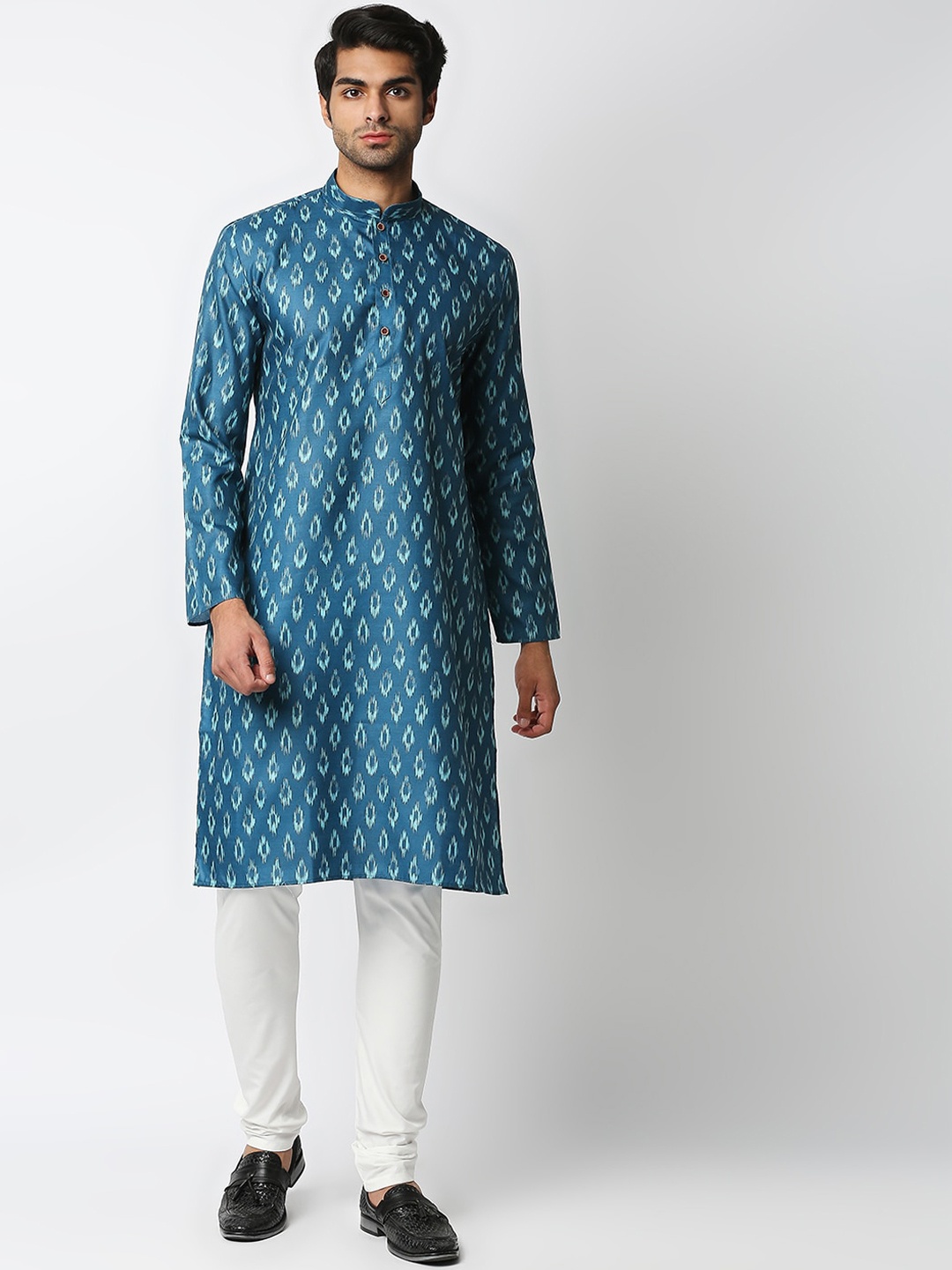

MEWAR Men Blue Printed Kurta with Pyjamas