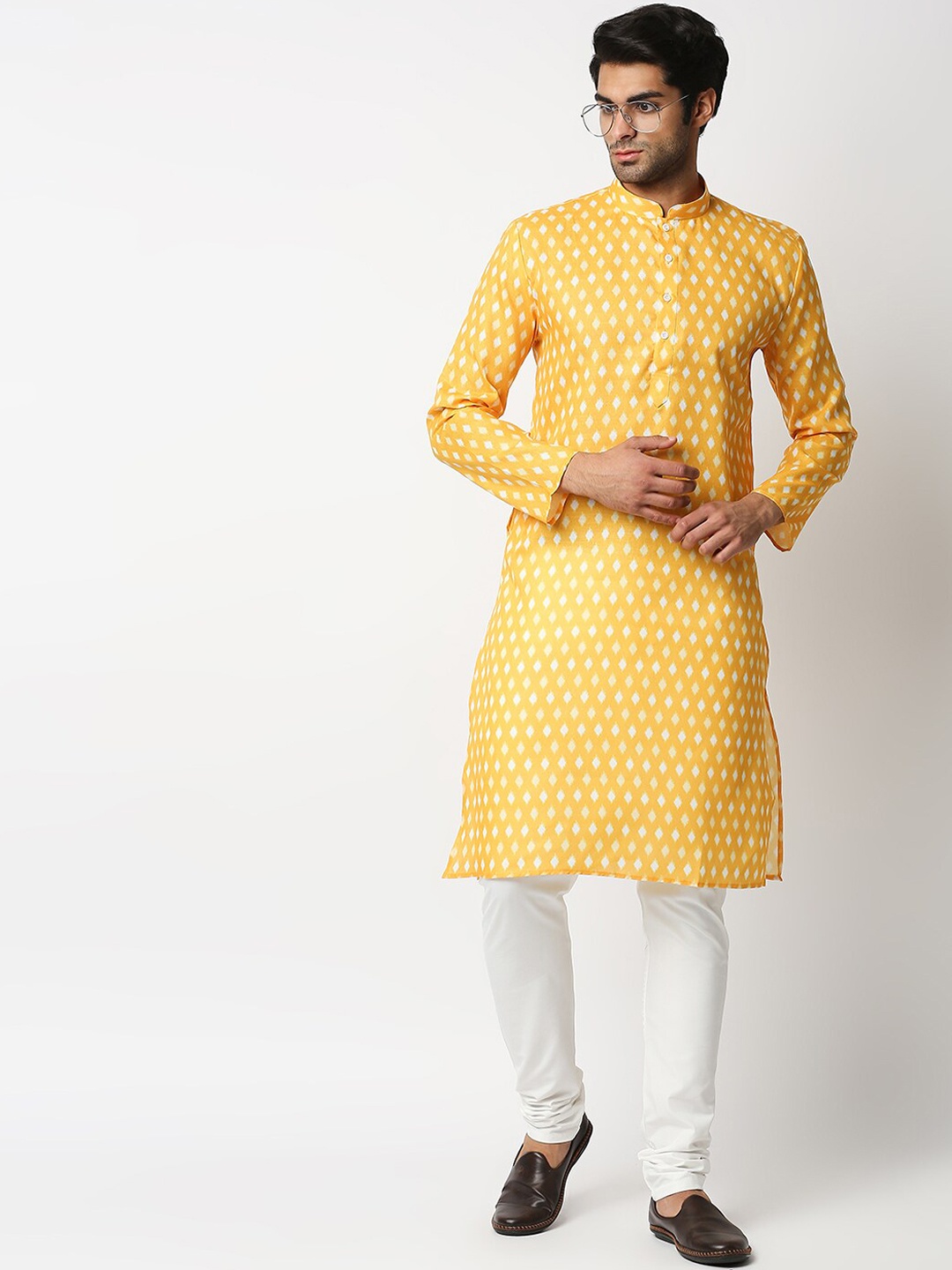 

MEWAR Men Yellow Kurta with Pyjamas