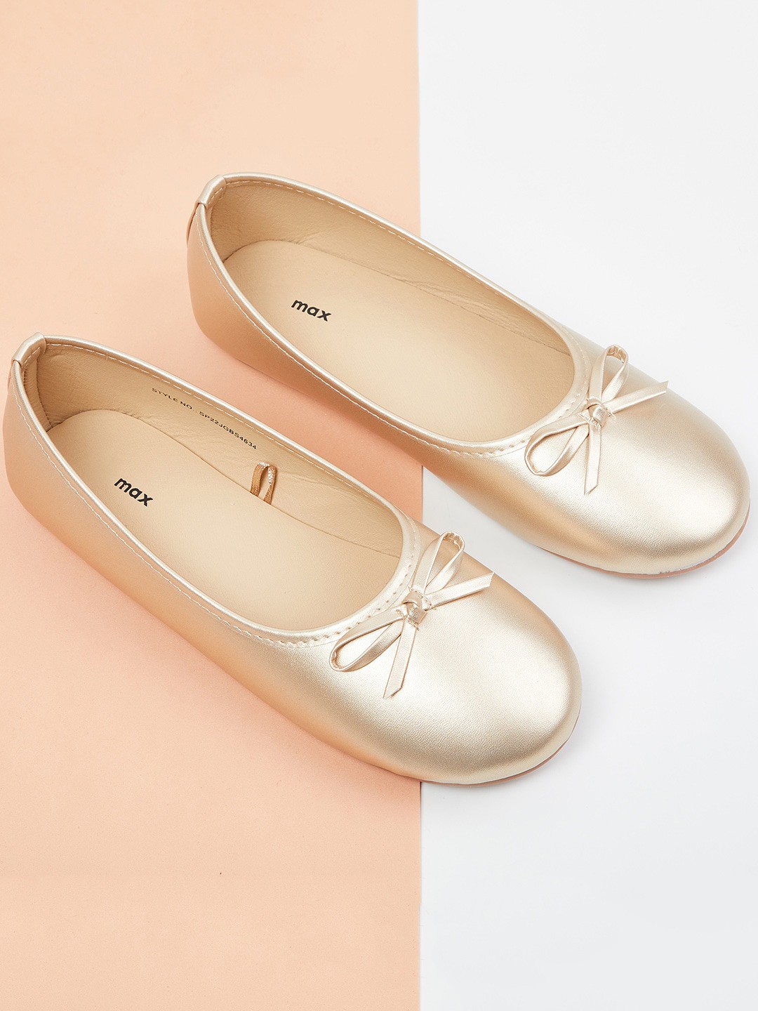 

max Girls Gold-Toned Solid PU Ballerinas