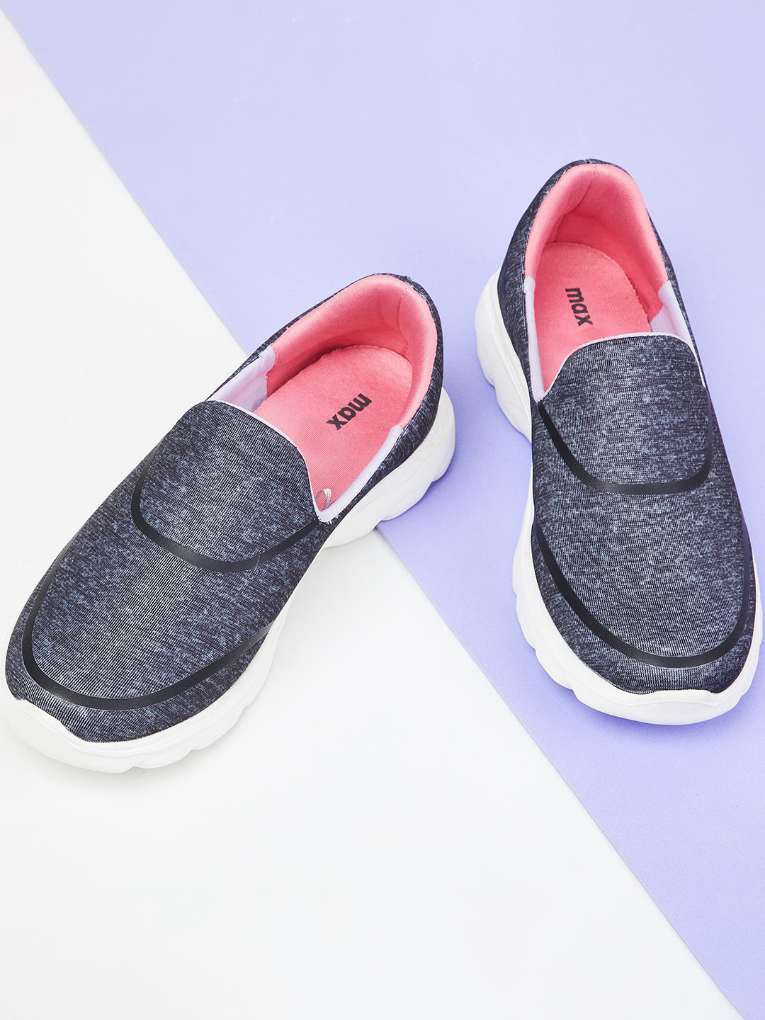 

max Girls Charcoal Grey Solid Slip-On Sneakers