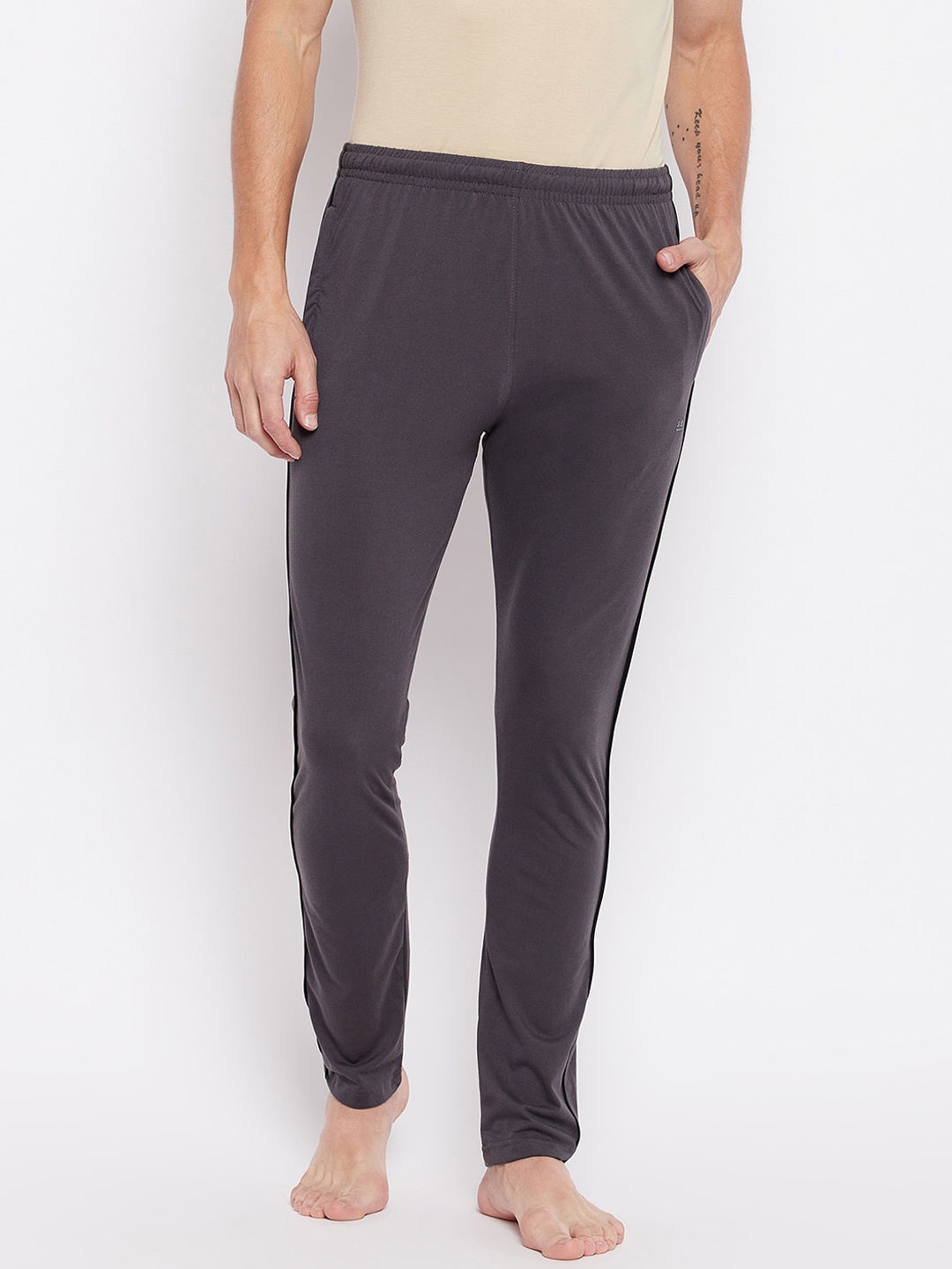 

Okane Men Grey Solid Lounge Pants