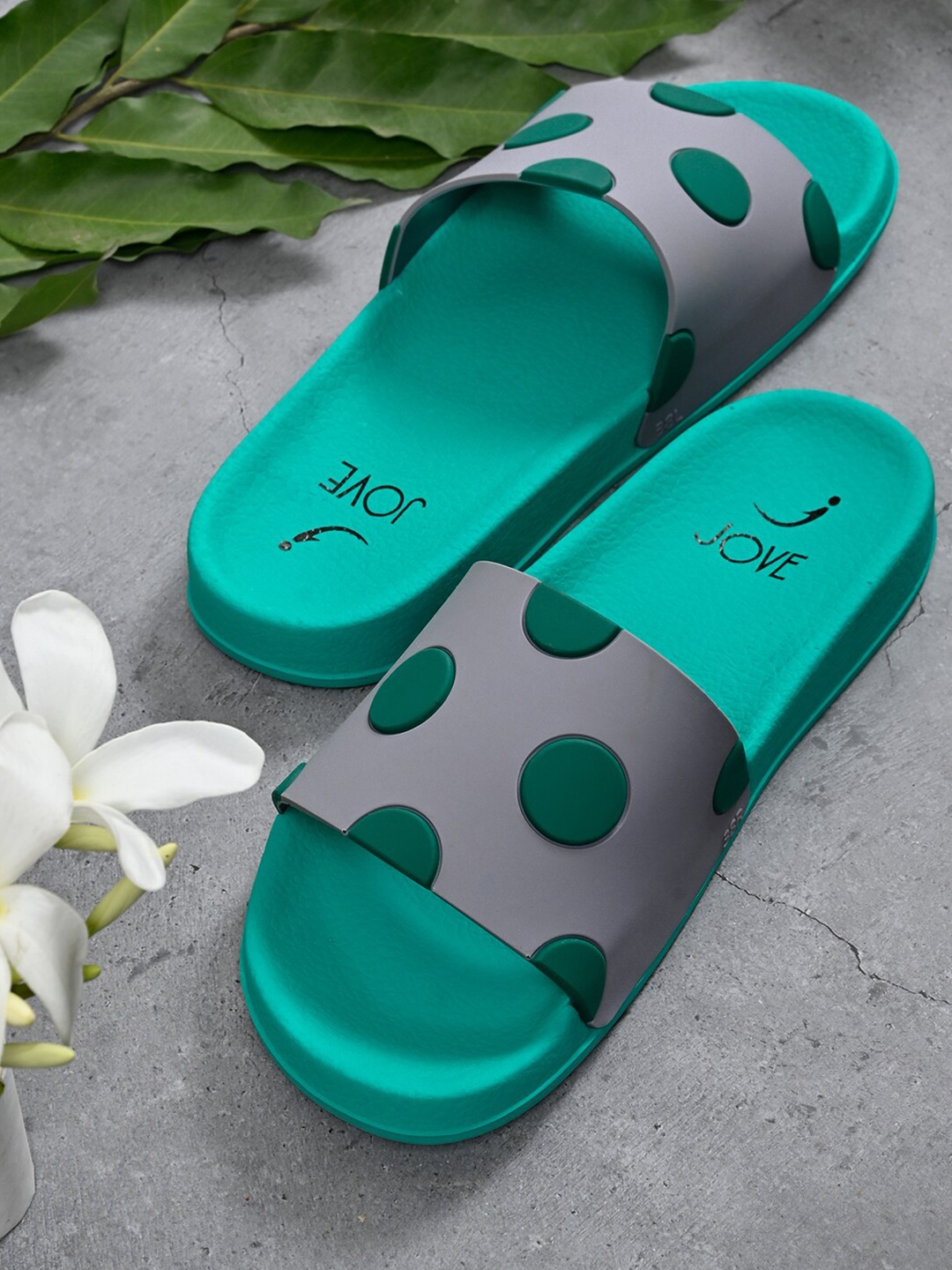 

Jove Women Green Printed Sliders