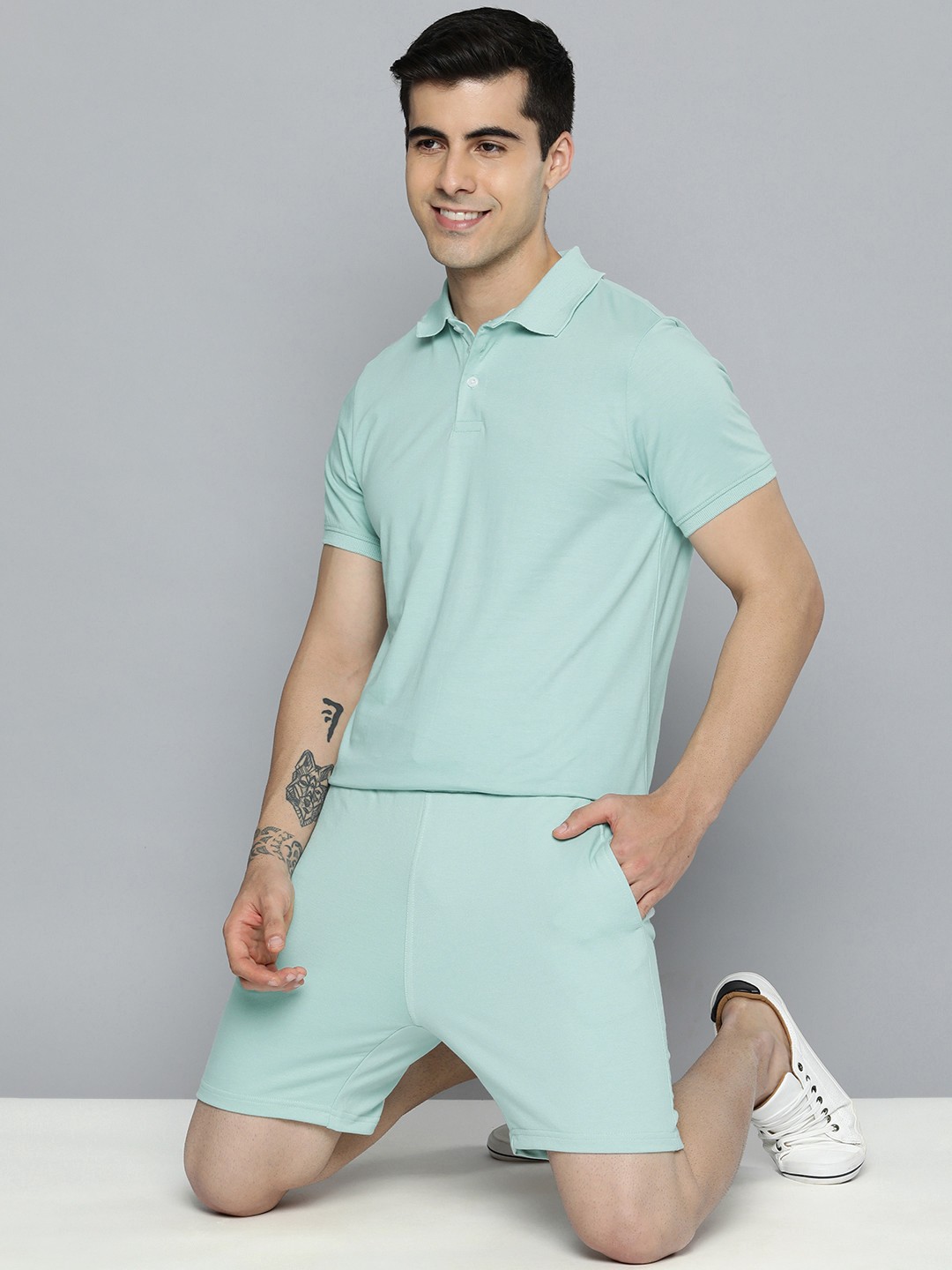 

Mast & Harbour Men Sea Green T-shirt with Shorts