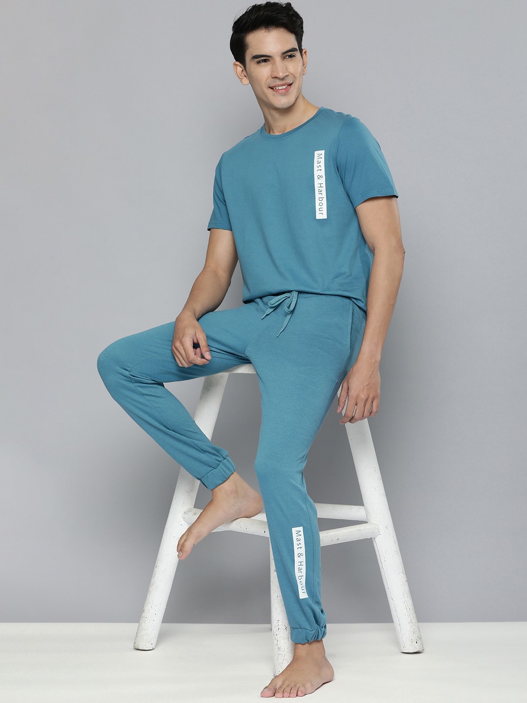 

Mast & Harbour Men Blue Printed T-shirt with Trousers