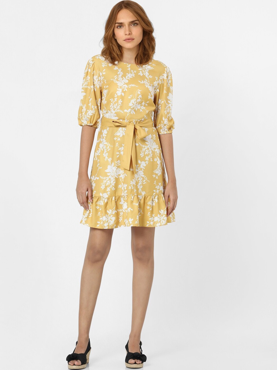 

Vero Moda Yellow Floral Dress