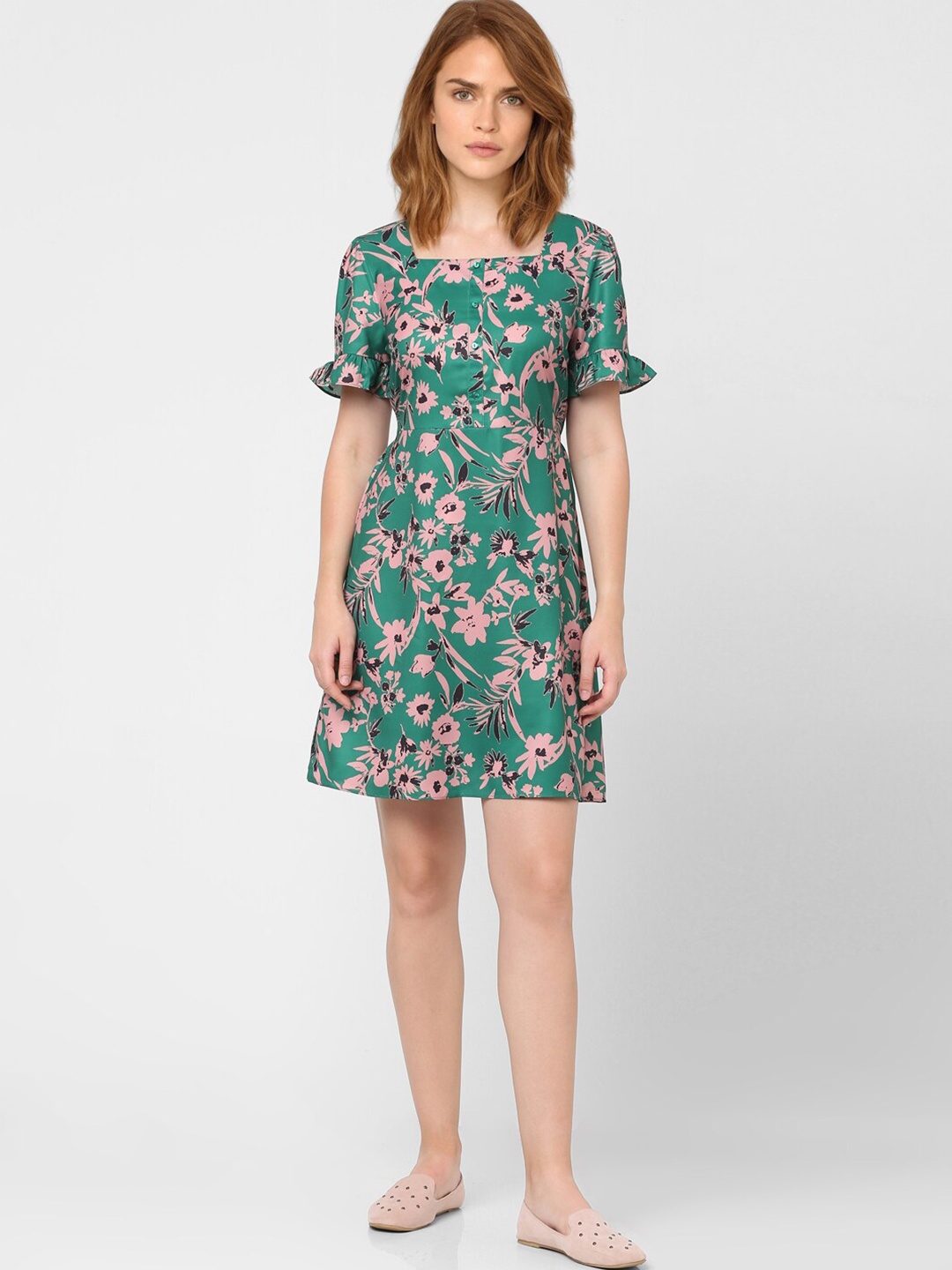 

Vero Moda Women Green Floral Fit And Flare Dress