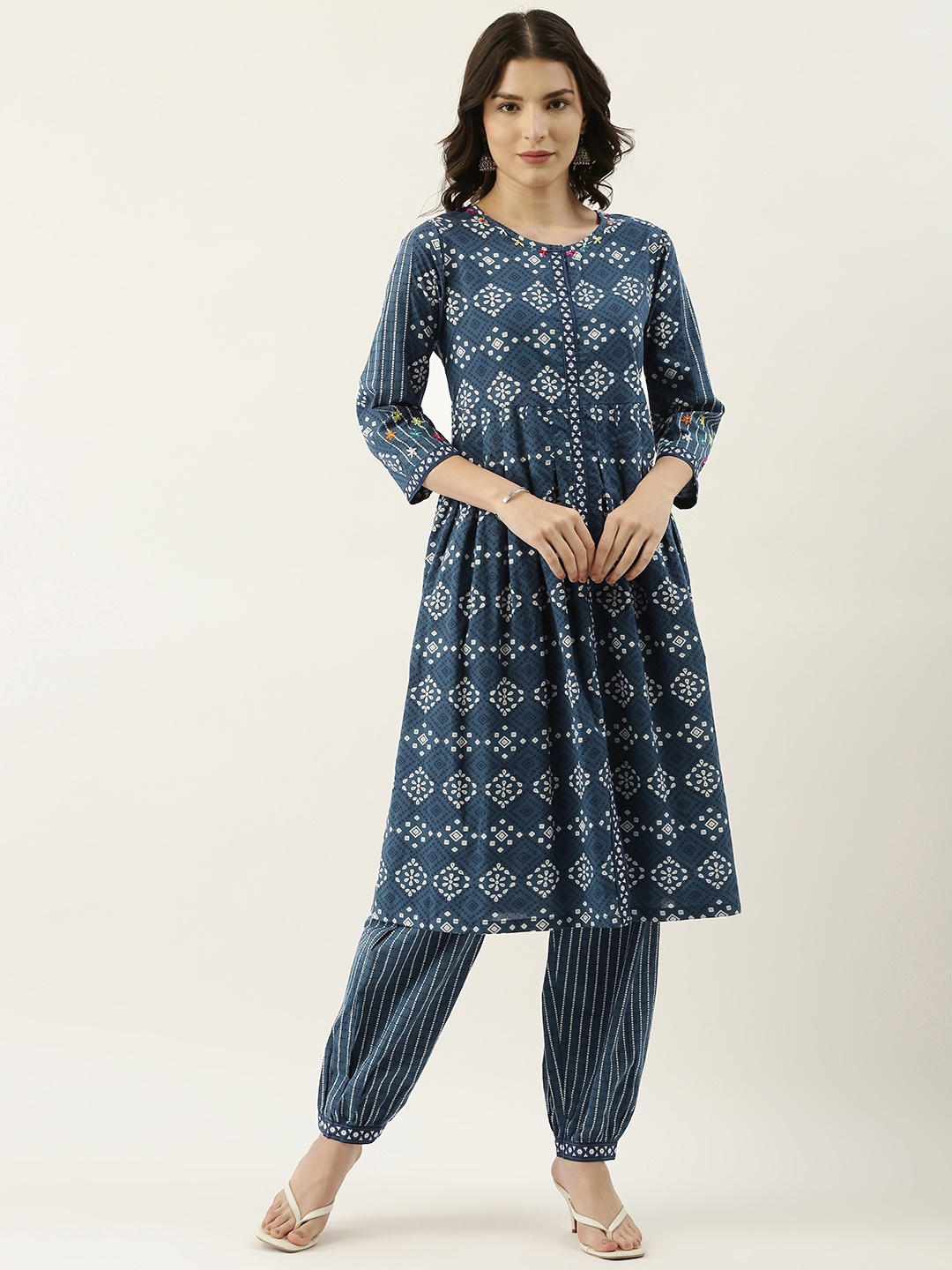 

RangDeep Women Navy Blue & Off-White Ethnic Motifs Printed Pure Cotton Kurta with Trousers