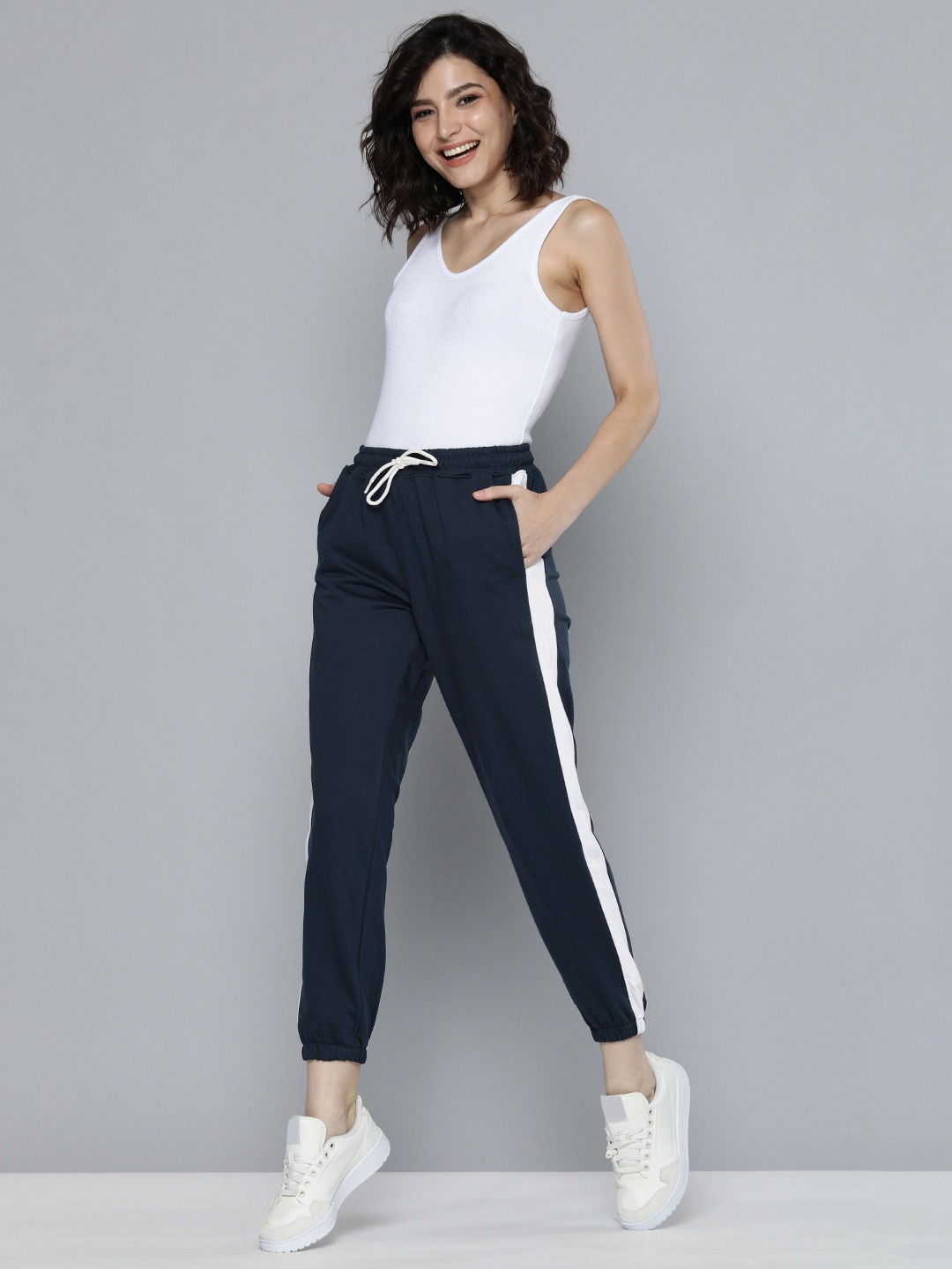 

M&H Easy Women Navy Blue Solid Slim Fit Joggers With Side Stripes