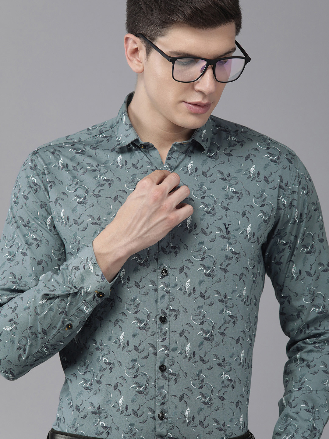 

V Dot Men Blue Slim Fit Floral Printed Pure Cotton Formal Shirt