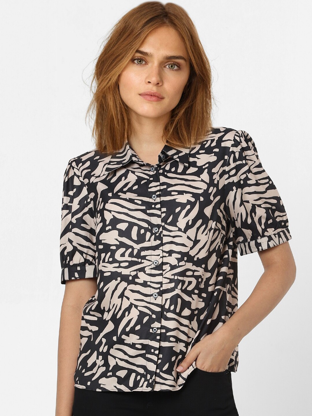 

Vero Moda Black Floral Print Shirt Style Top