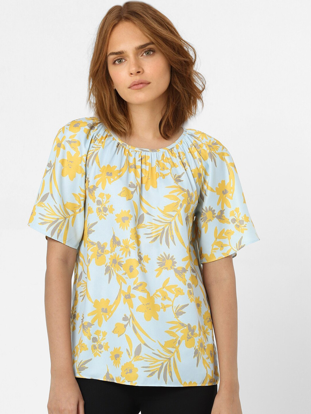 

Vero Moda Blue Floral Print Top