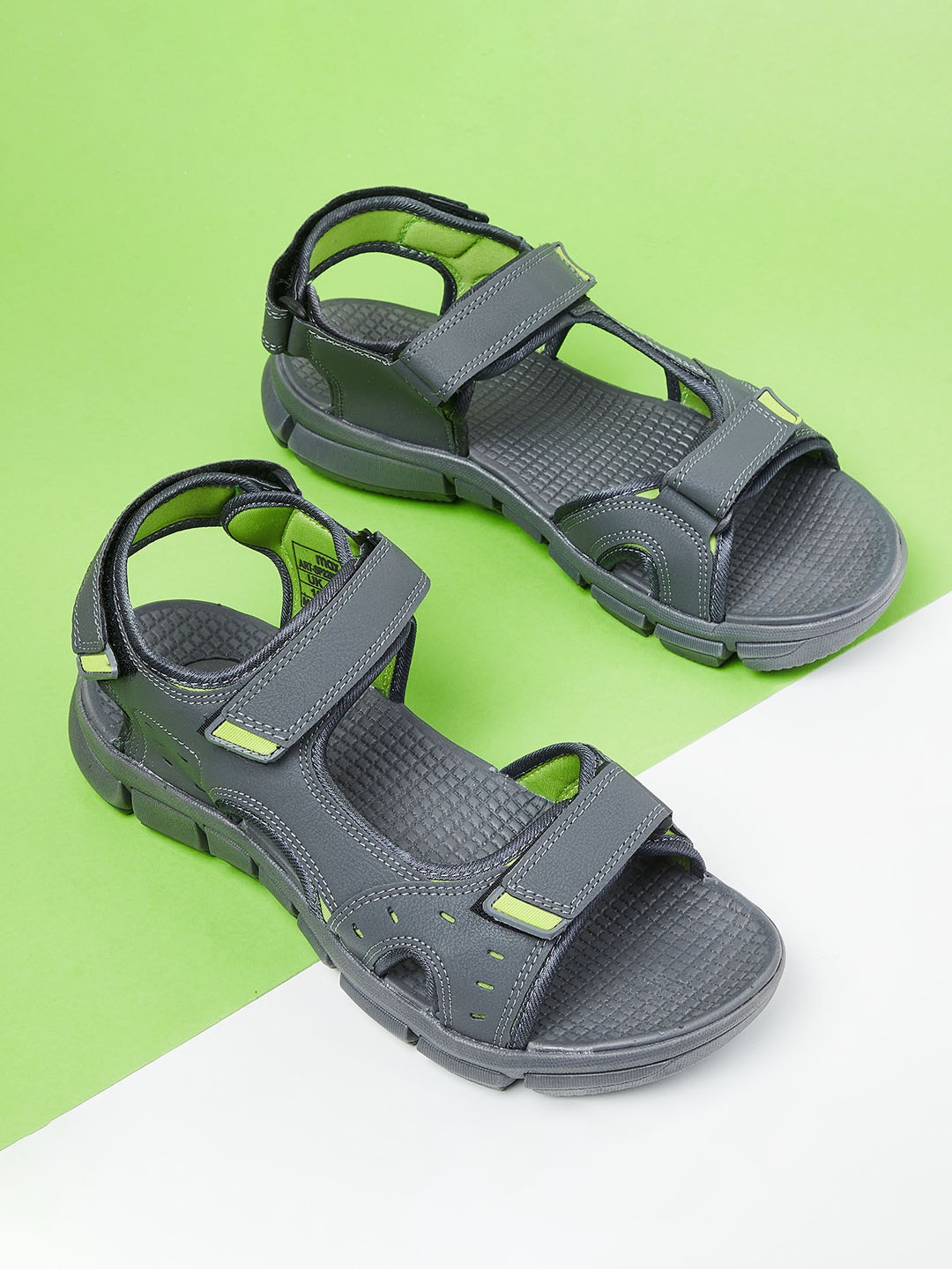 

max Men Grey & Green Comfort Sandals