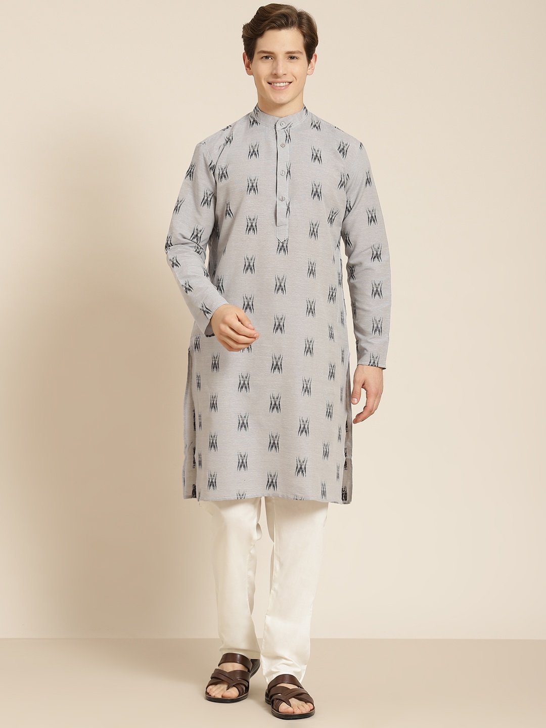 

SOJANYA Men Grey & Black Pure Cotton Self Design Kurta