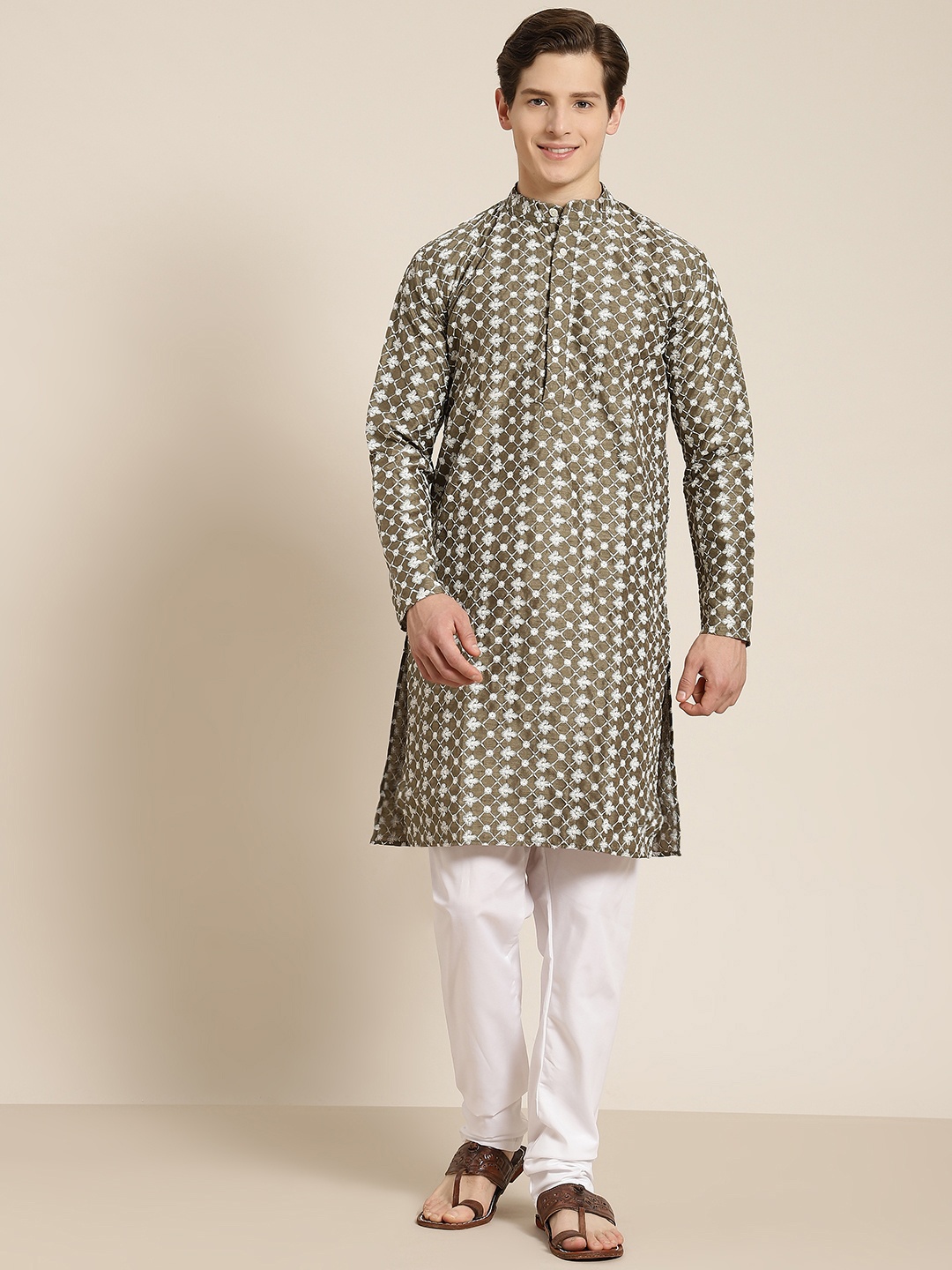 

SOJANYA Men Olive Green Ethnic Motifs Embroidered Kurta with Churidar